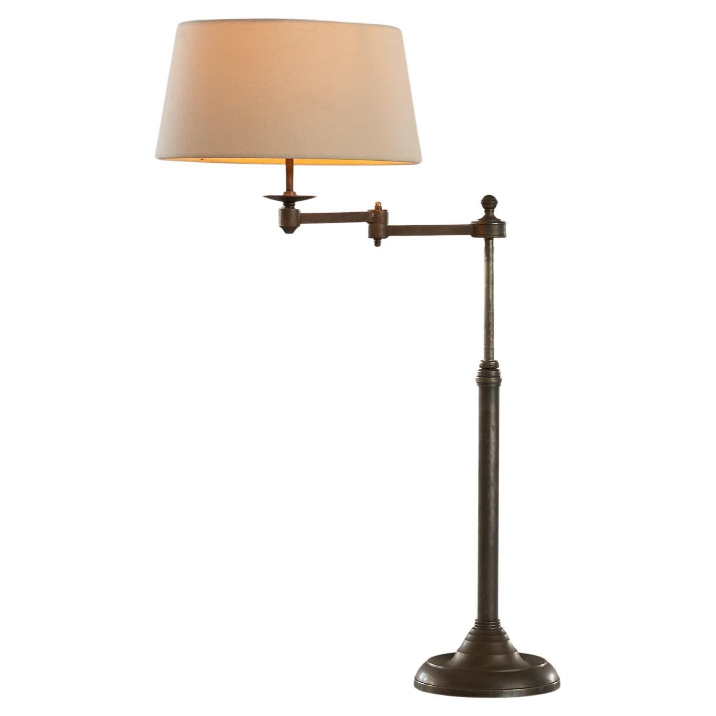Lampe de table pivotante articulée italienne en métal, années 1970 en vente