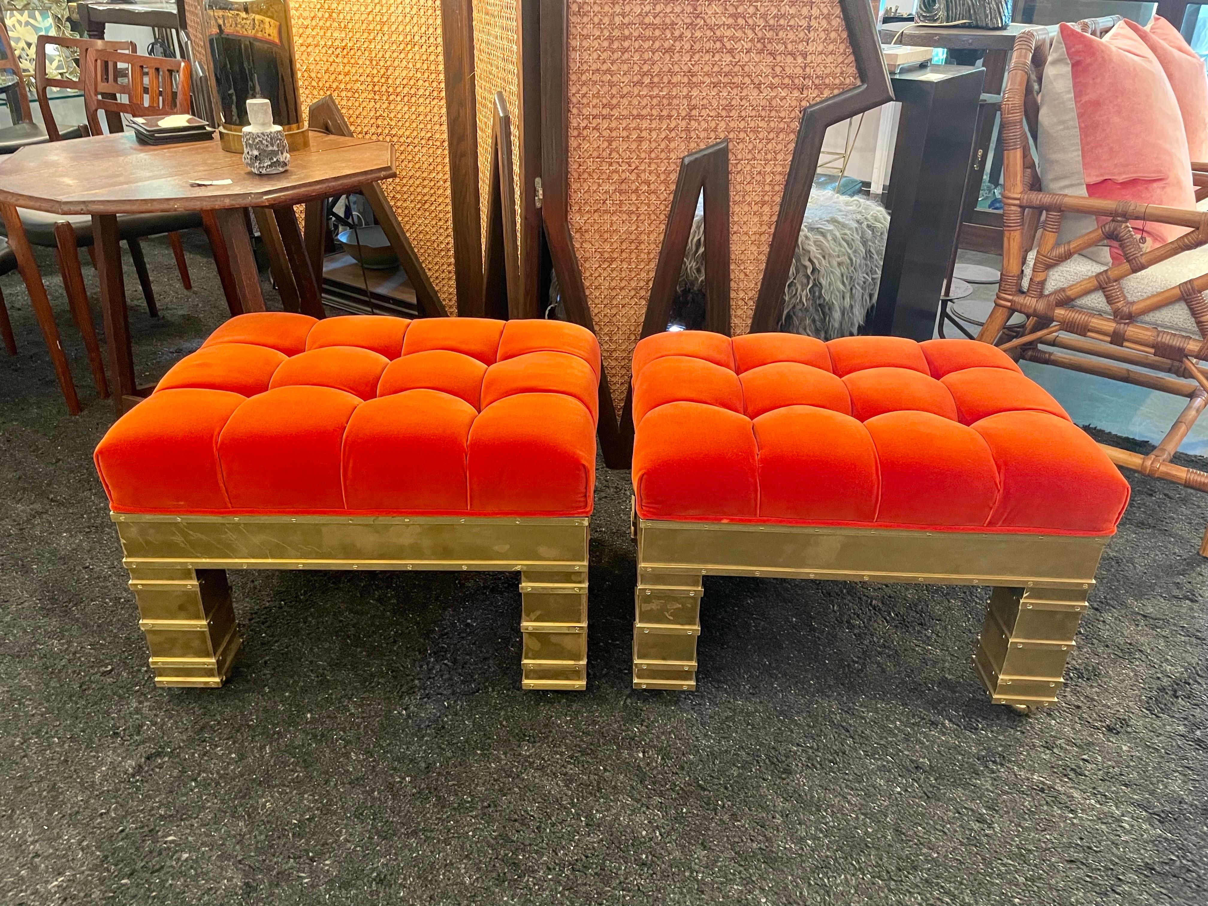 Banc italien artisanal en laiton et velours sur roulettes en vente 5