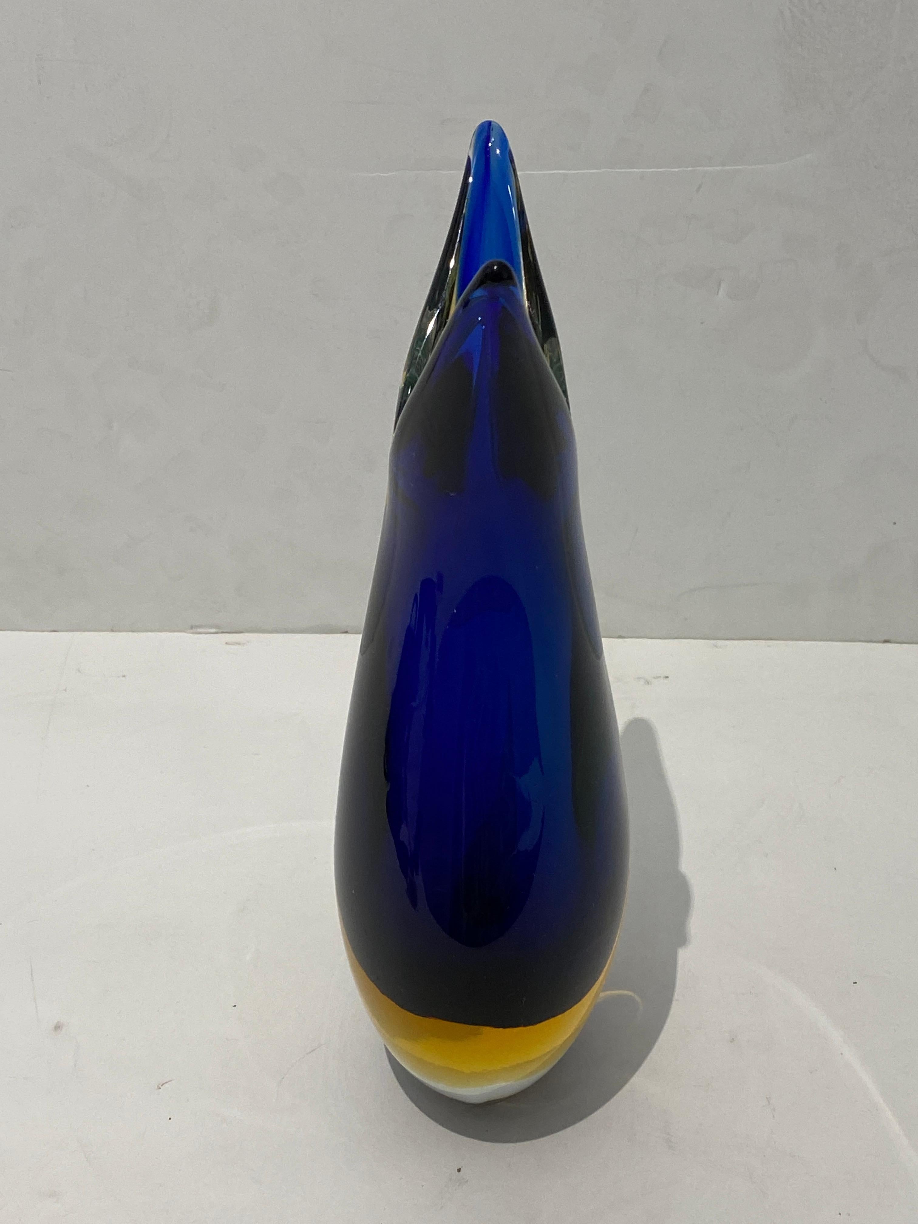 Italian Artisan Glass Vase Sommerso Technique In Good Condition For Sale In West Palm Beach, FL