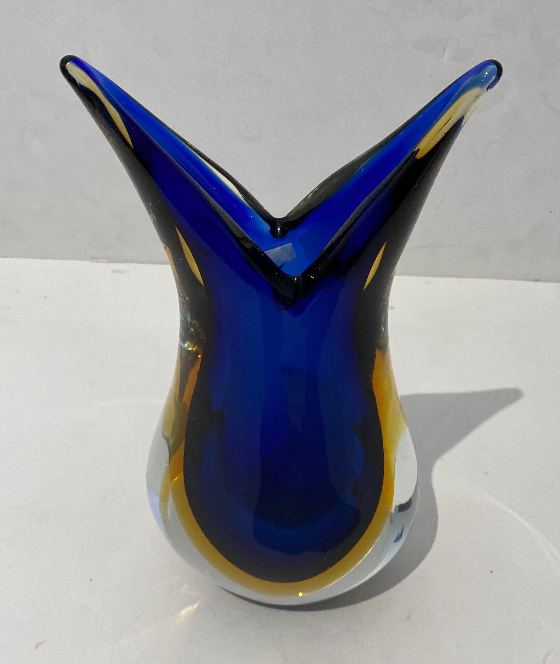 Italian Artisan Glass Vase Sommerso Technique For Sale 1