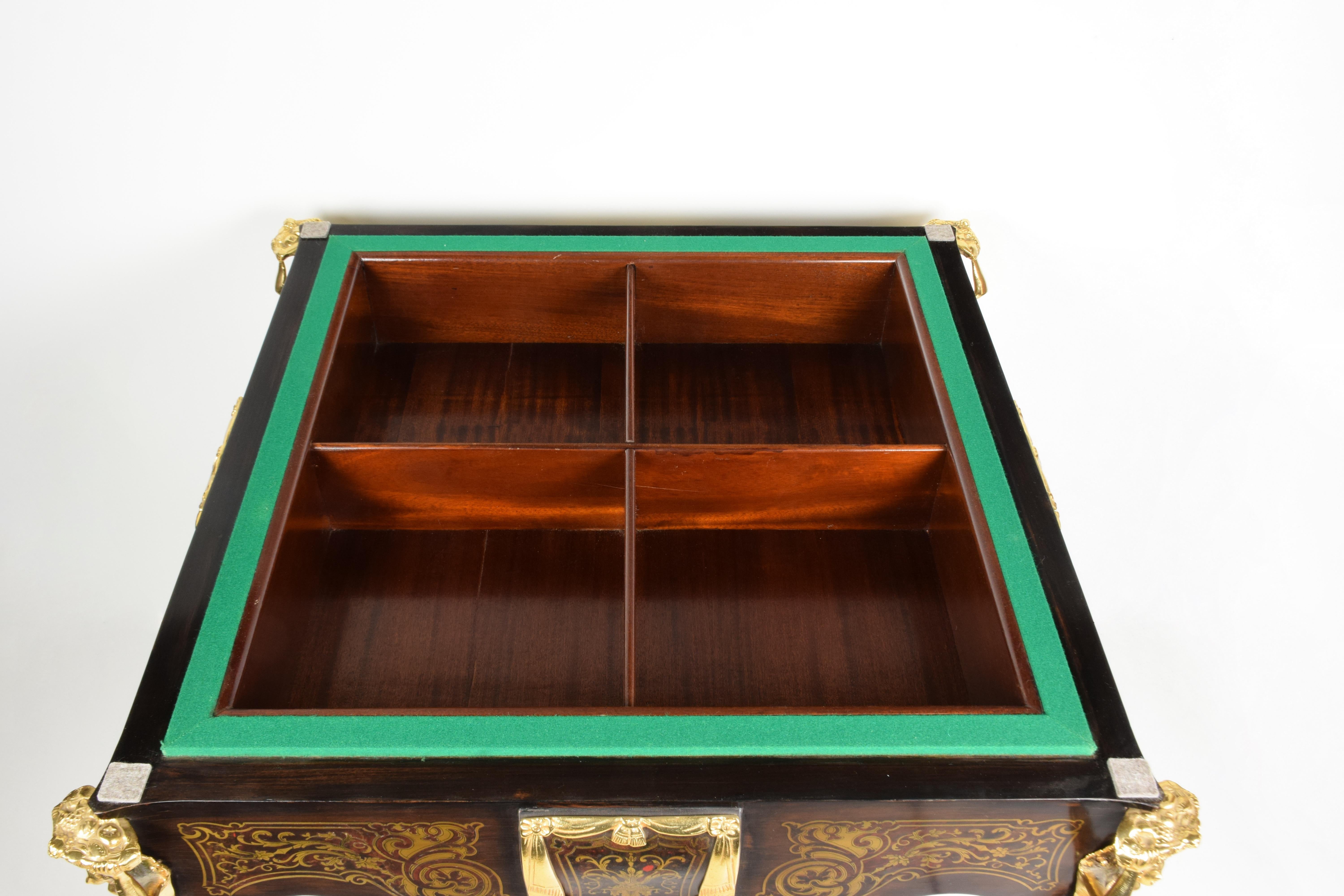 Riproduzione artigianale italiana degli anni '60 Tavolo da gioco con 4 sedie Wood Wood Brass In condizioni buone in vendita a Prato, IT