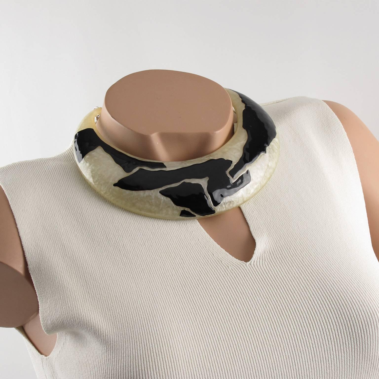 Italian Artisan Studio Pearlized Bib Collar Necklace with Abstract Black Enamel In Excellent Condition In Atlanta, GA