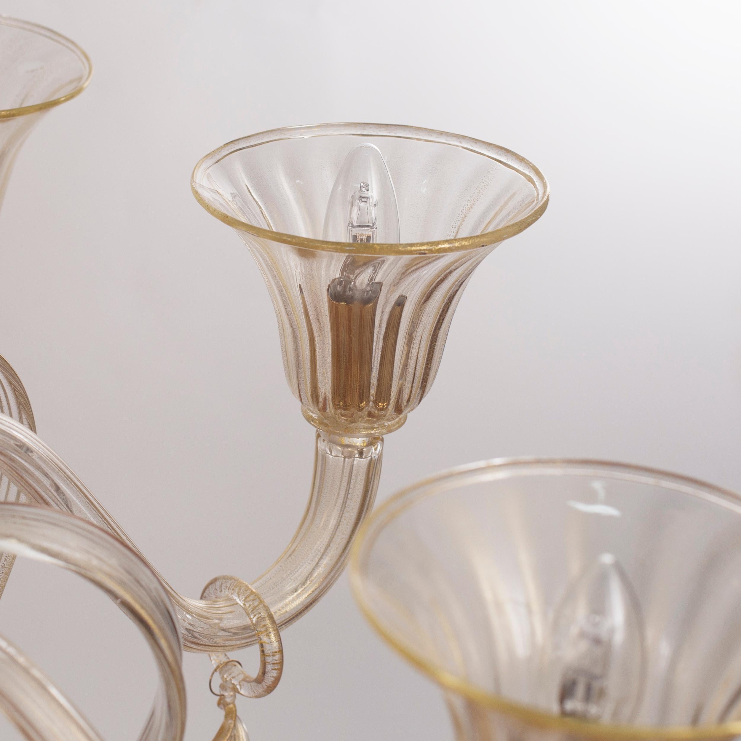 Lampadario artistico italiano a 6 bracci Fluage fatto a mano in vetro di Murano oro Multiforme in vendita 3