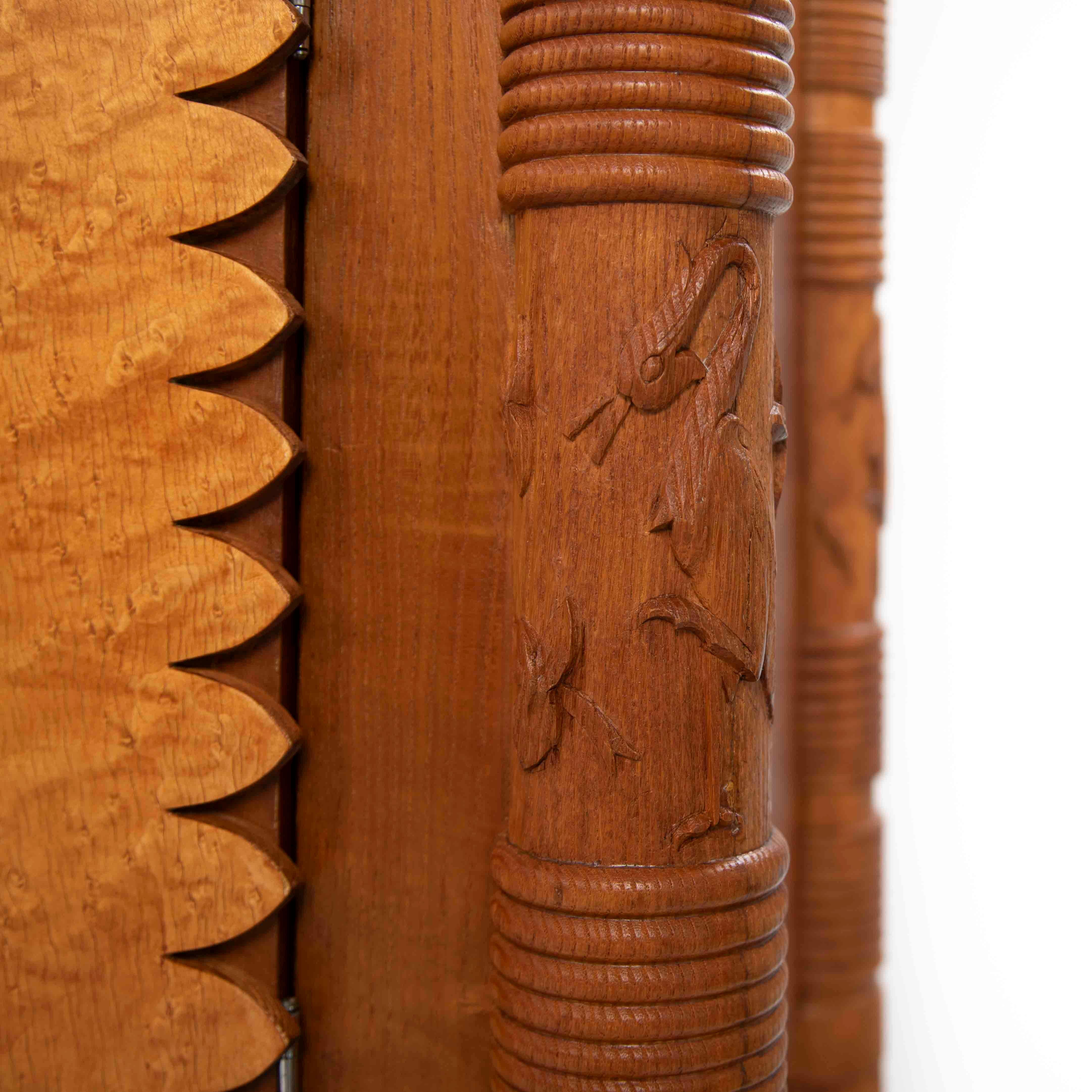 Italian Artistic Oak Sideboard with Naturalistic Carvings by PierLuigi Colli 40s For Sale 3