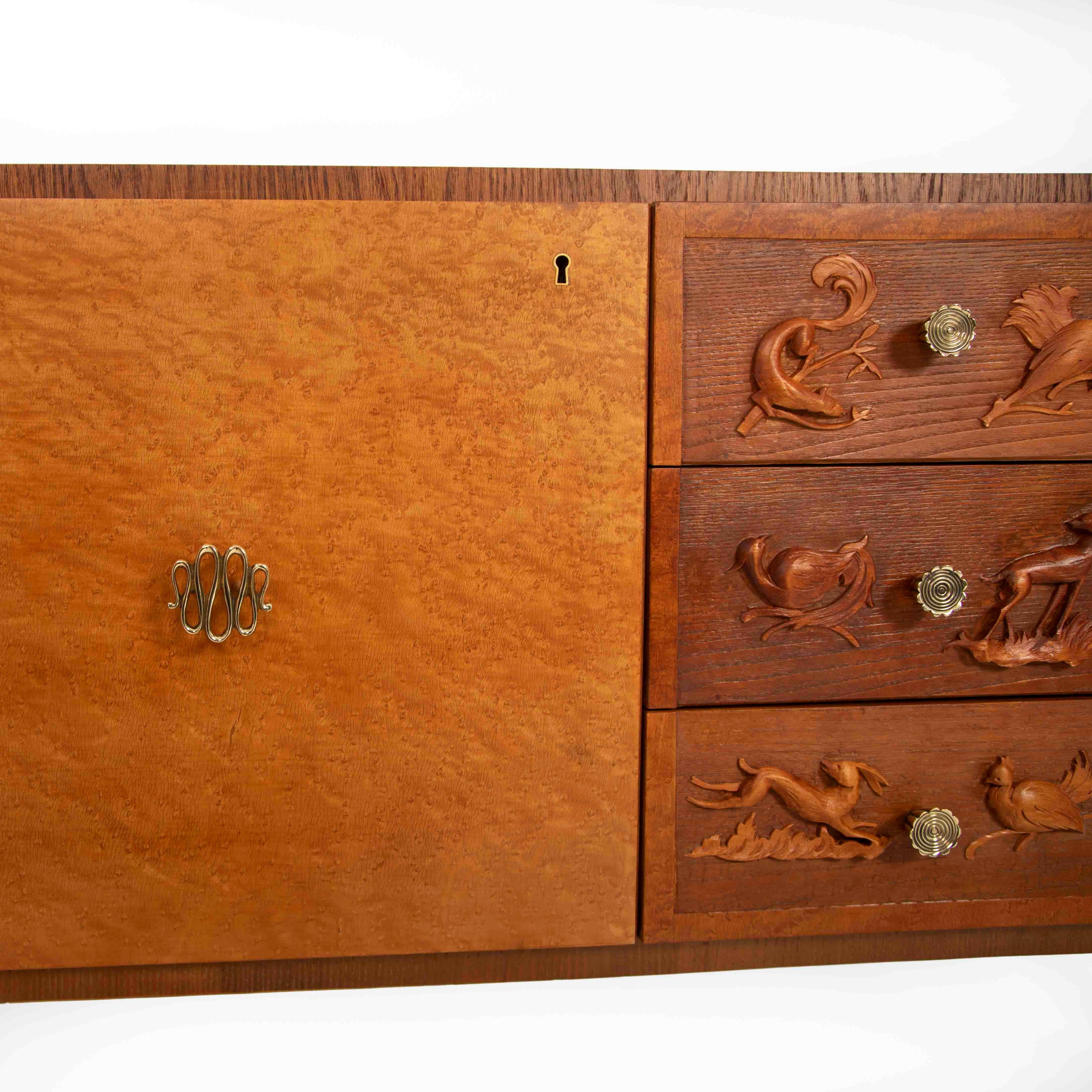 Italian Artistic Oak Sideboard with Naturalistic Carvings by PierLuigi Colli 40s For Sale 2