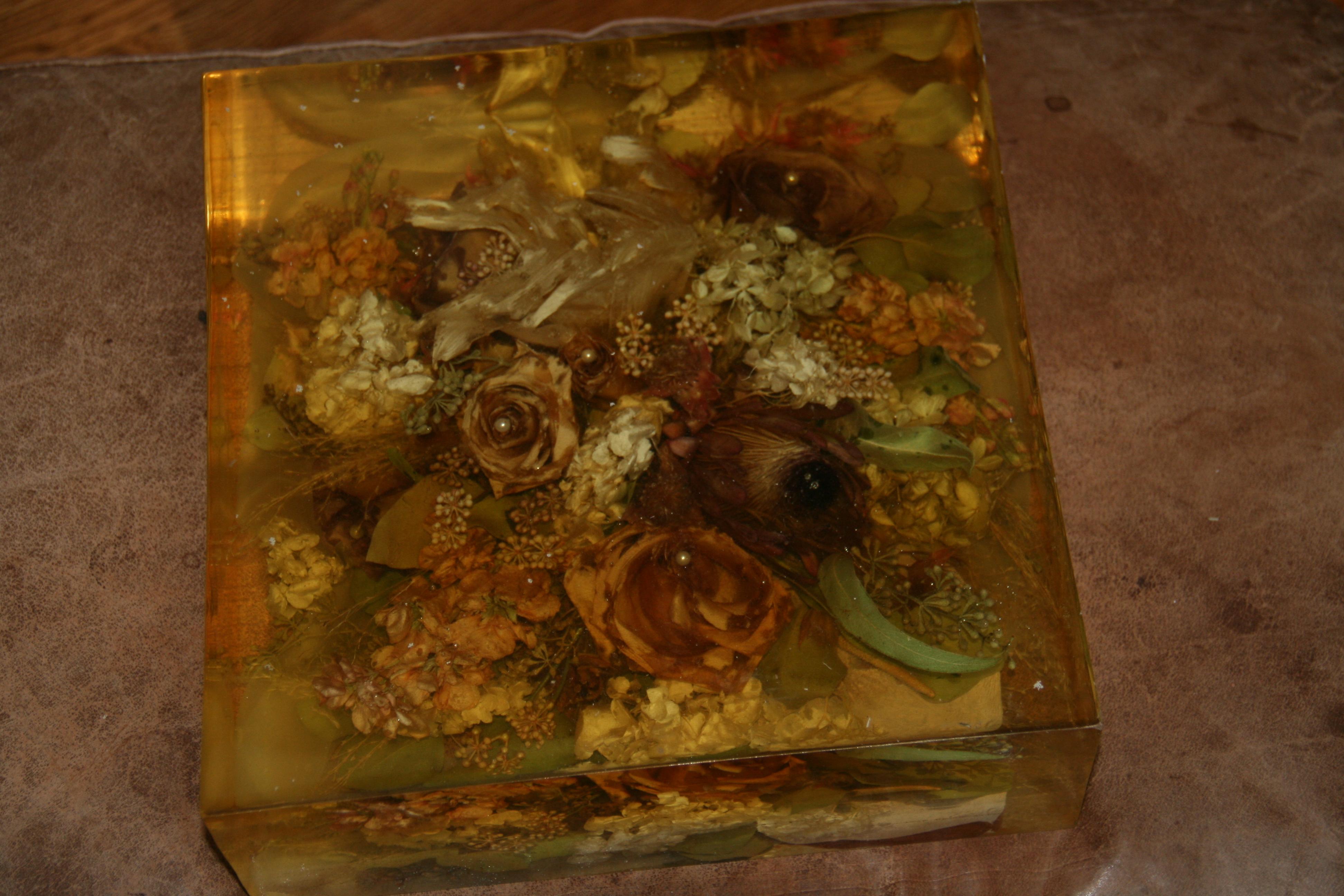 Obra de arte italiana  Escultura de mesa Flores recubiertas de resina moldeada Hecho a mano en venta