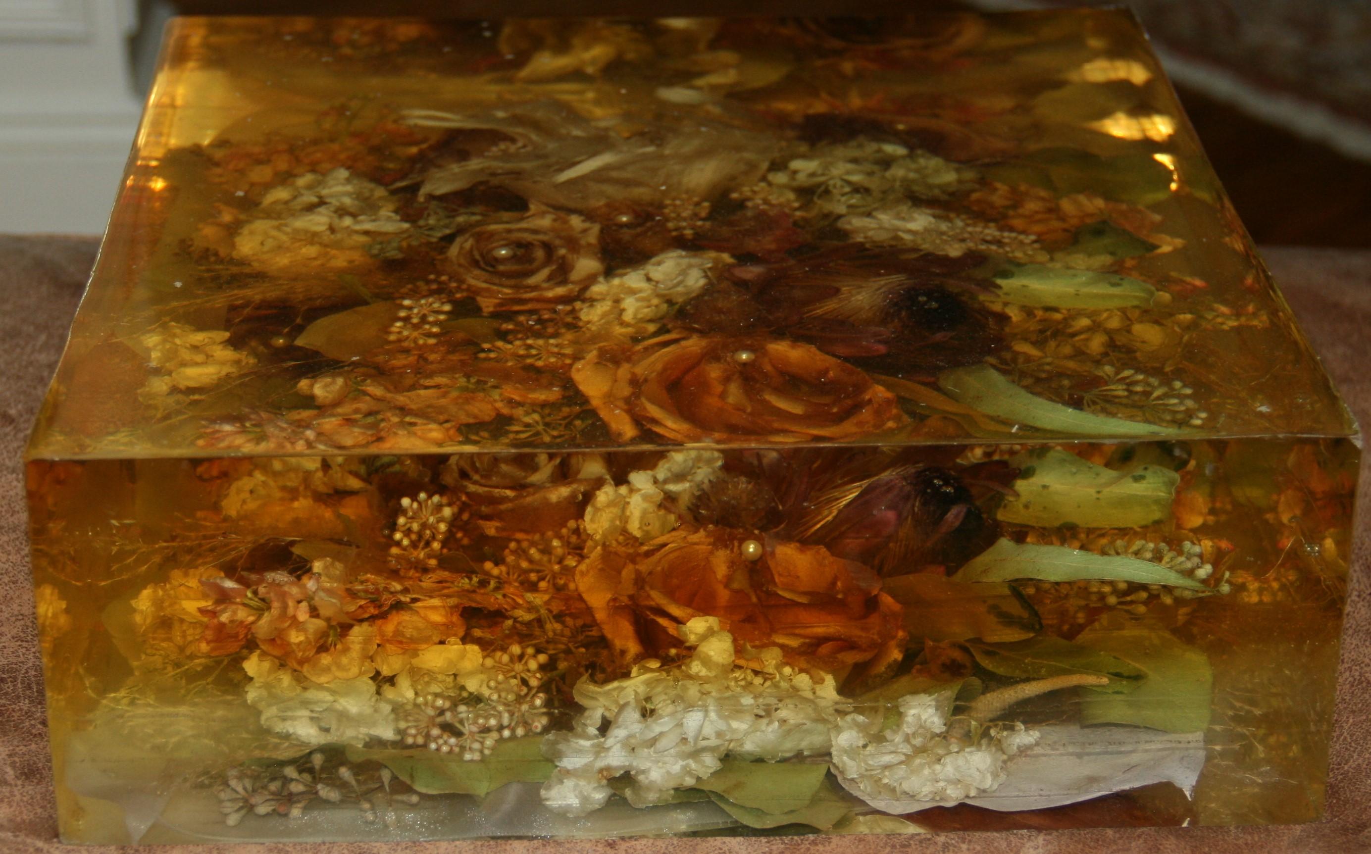 Obra de arte italiana  Escultura de mesa Flores recubiertas de resina moldeada mediados del siglo XX en venta