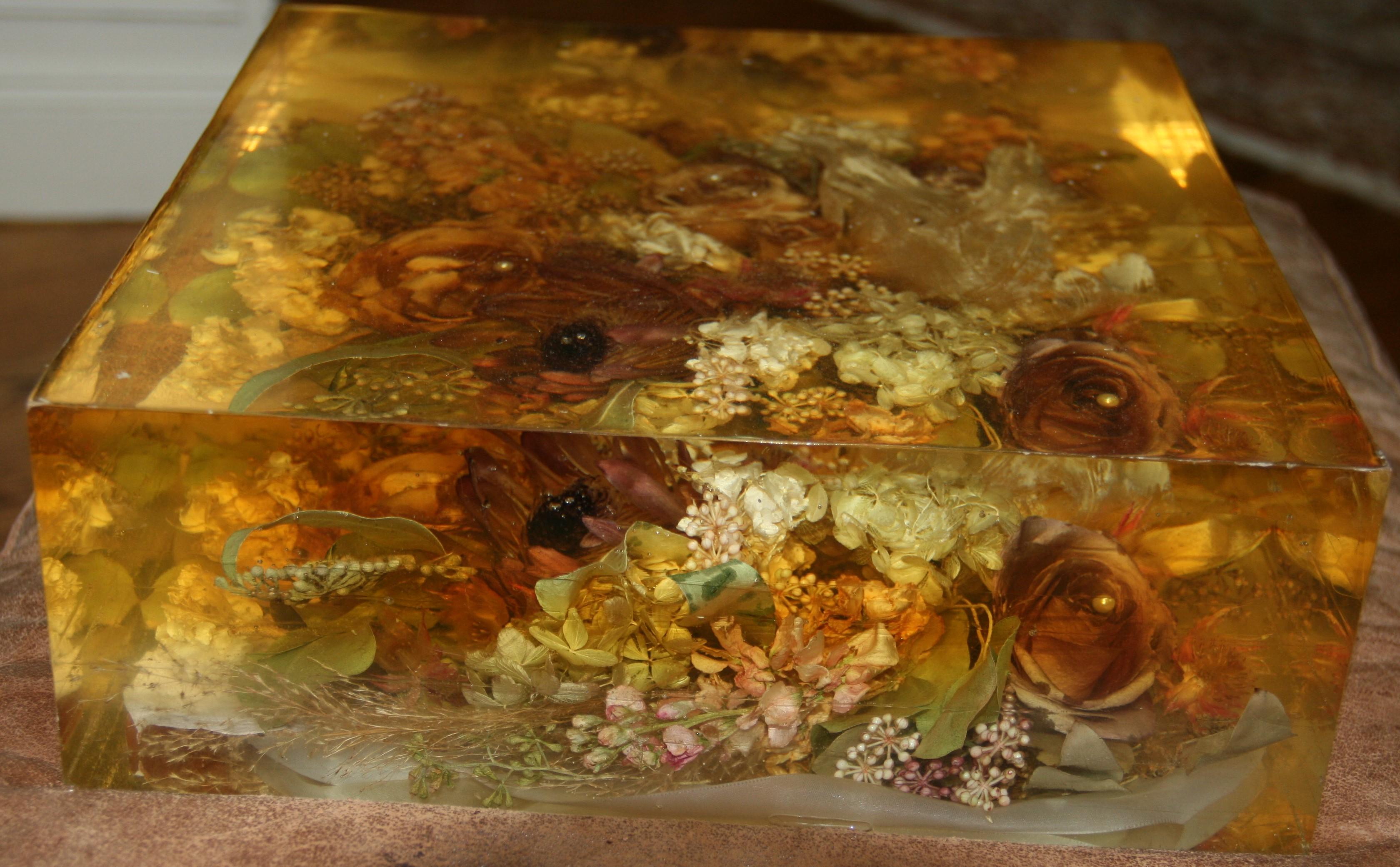 Obra de arte italiana  Escultura de mesa Flores recubiertas de resina moldeada resina epoxi en venta