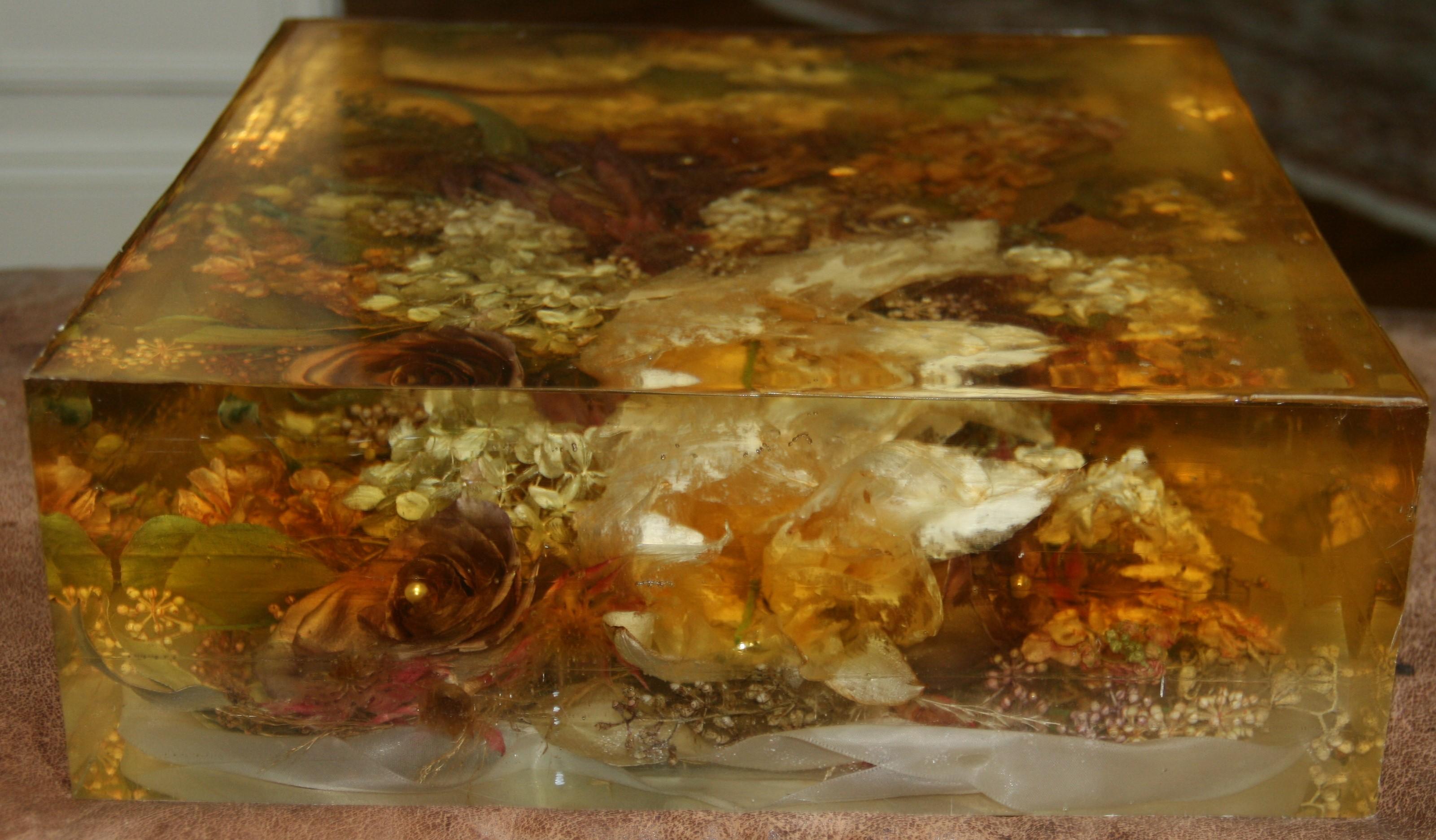 Obra de arte italiana  Escultura de mesa Flores recubiertas de resina moldeada en venta 1