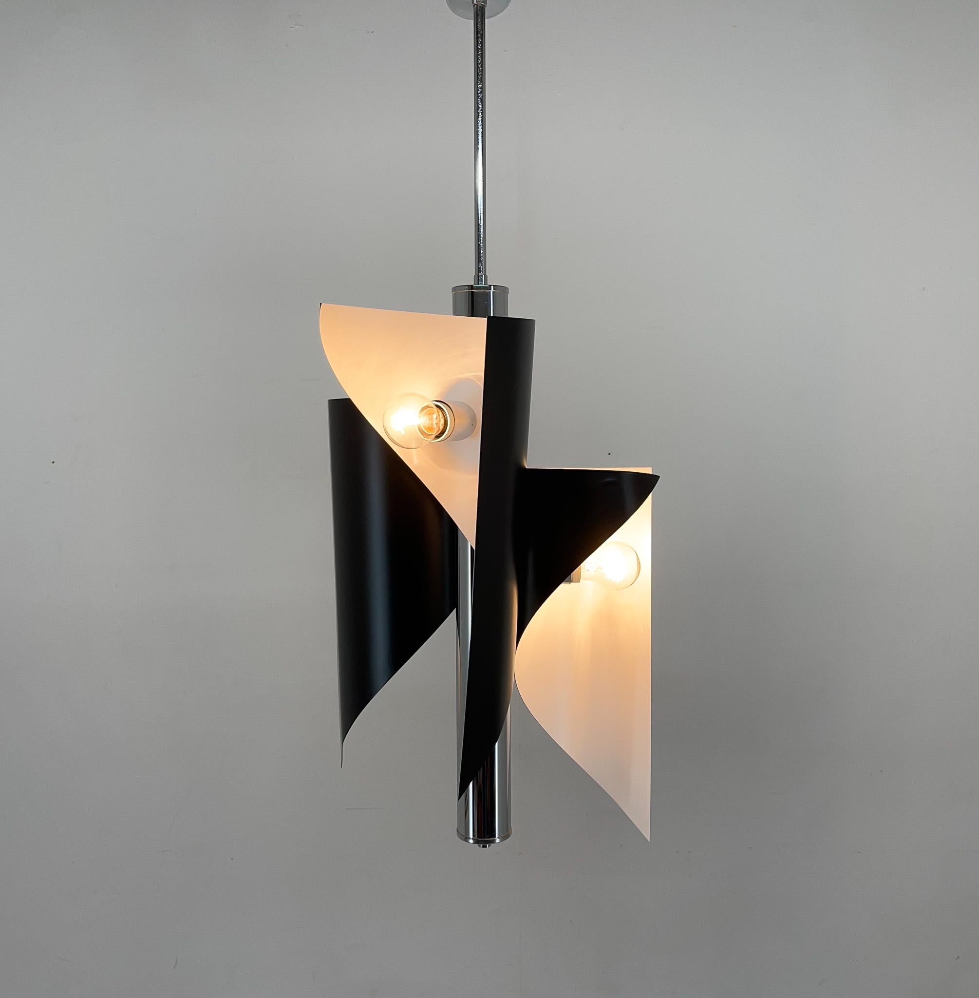 Italian Asymetrical Space Age Chandelier, 1970s For Sale 1