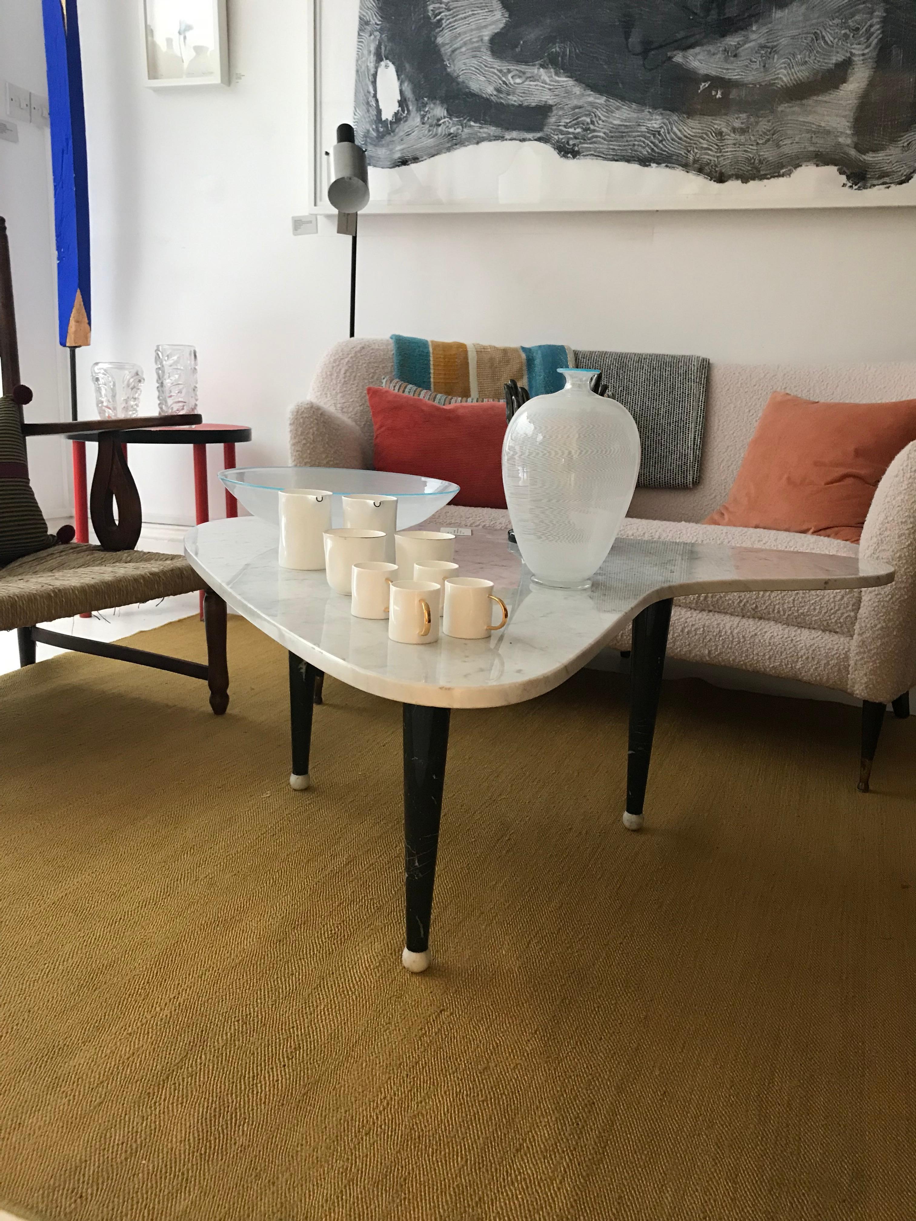 European Italian Asymmetric, White Marble Coffee Table with Black Marble Legs, 1980s For Sale