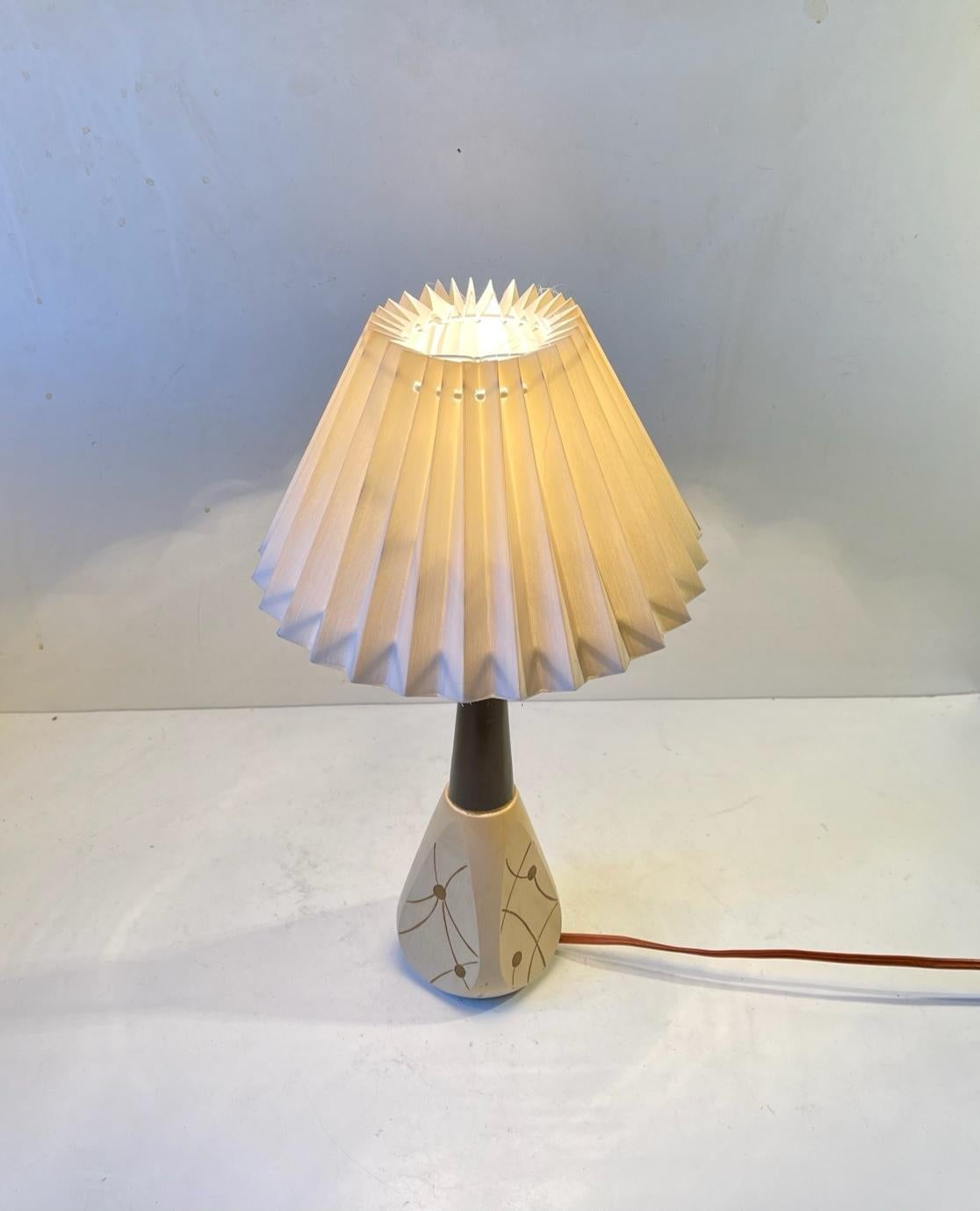Mid-Century Modern Italian Atomic Table Lamp with Brass Accents, 1950s For Sale