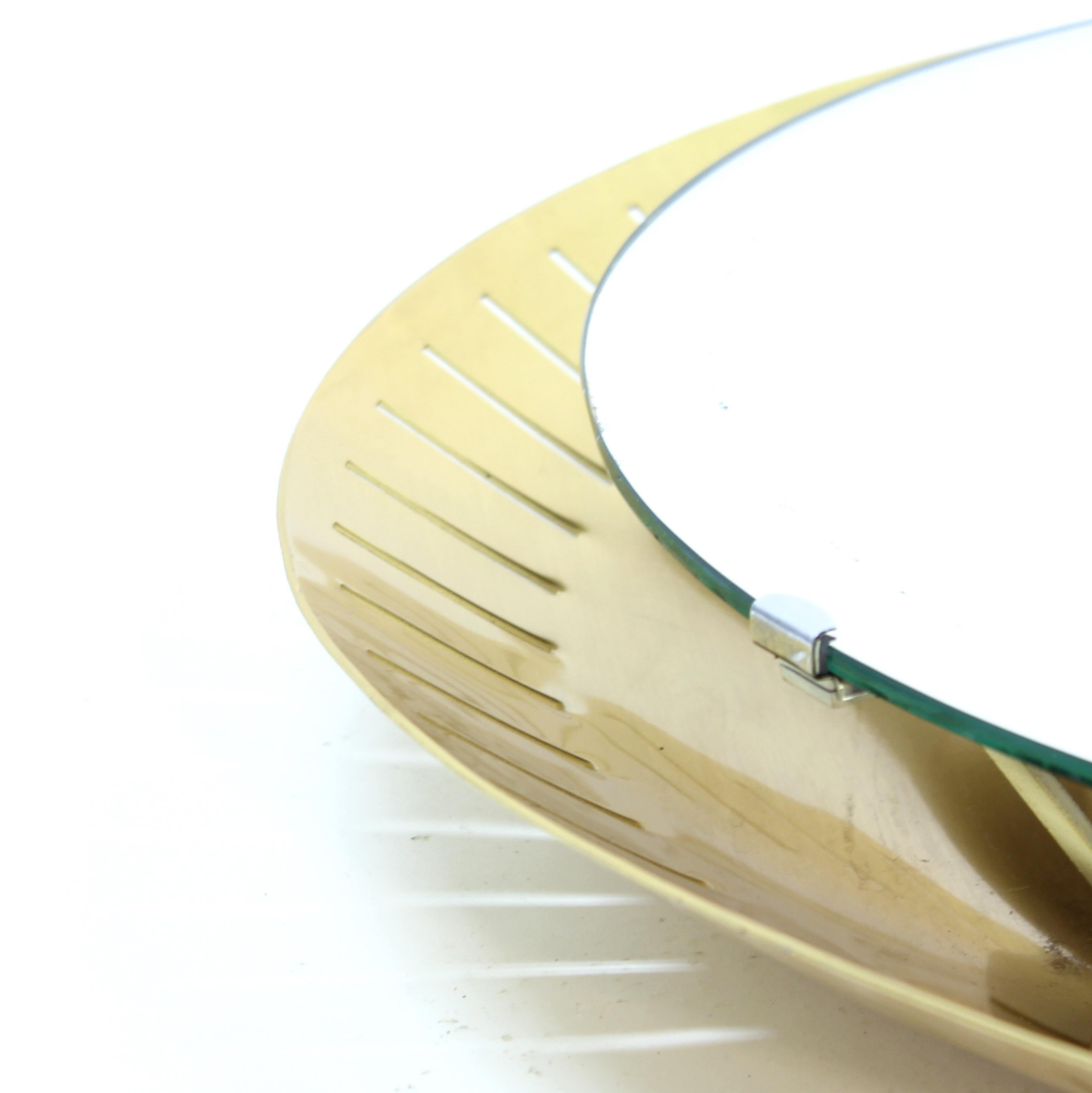 Italian backlit brass mirror by Stilnovo, 1960s en venta 2