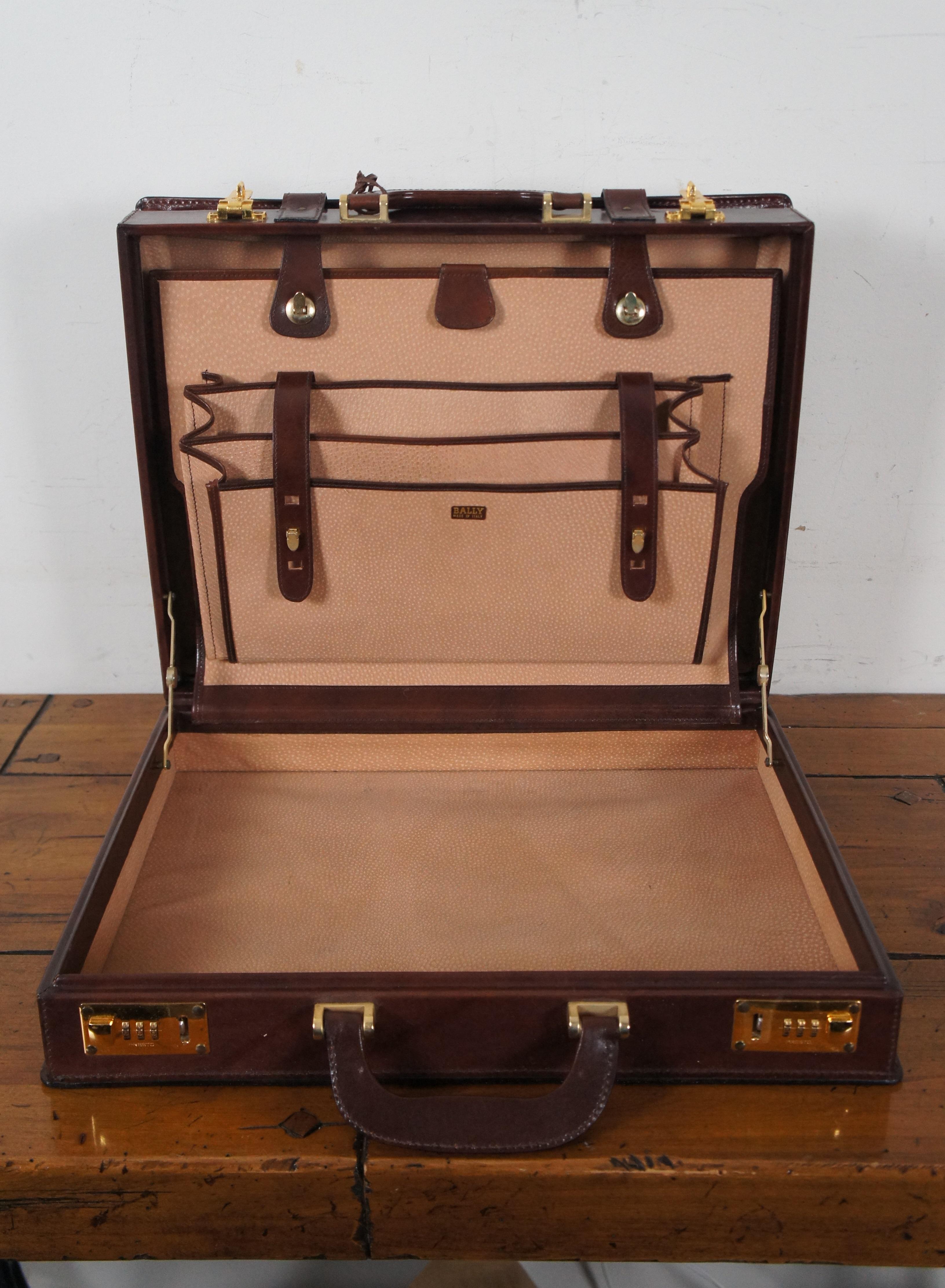 Italian Bally Presto Lock Dark Brown Leather Expandable Executive Briefcase  In Good Condition For Sale In Dayton, OH