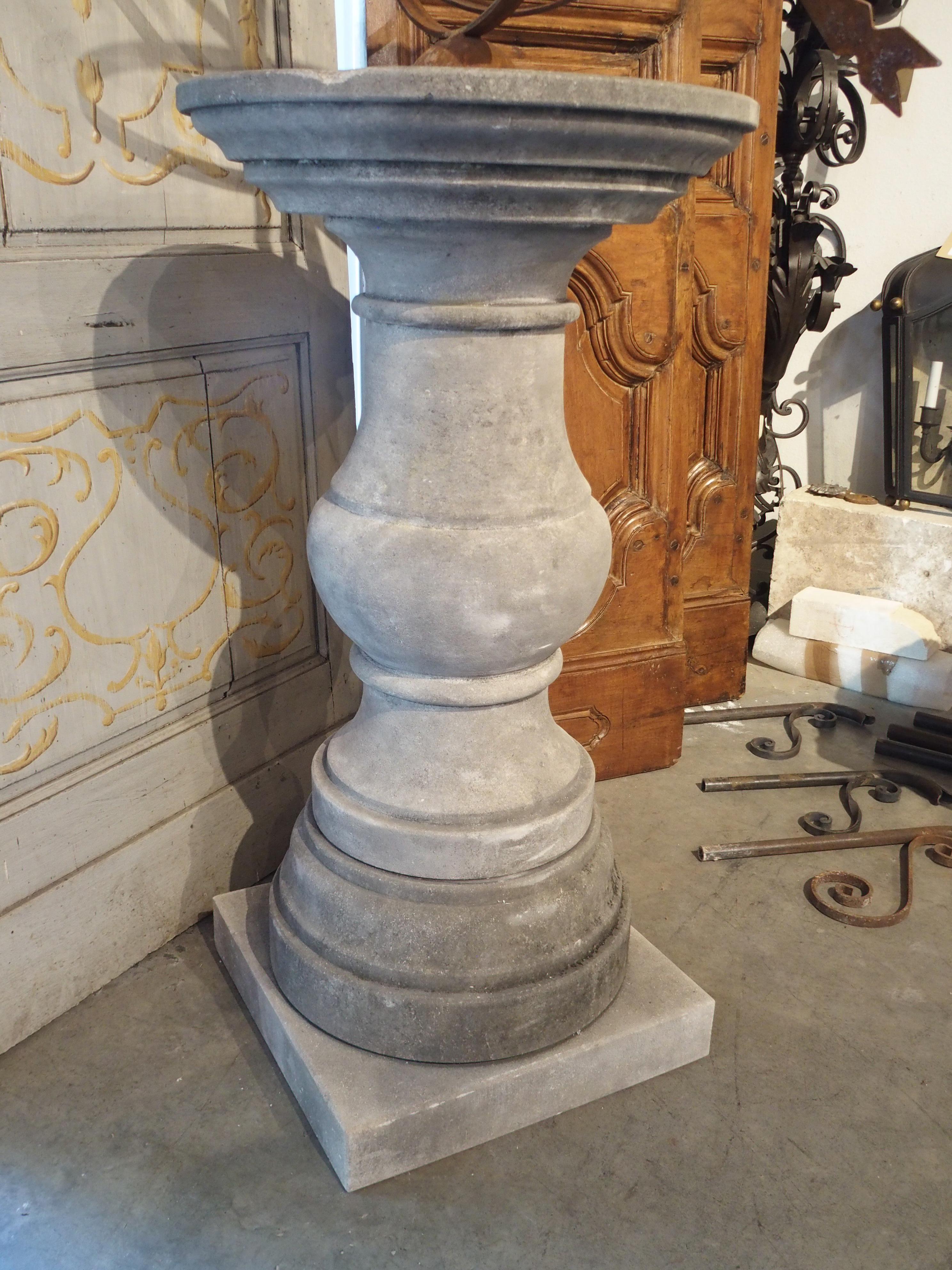 Italian Baluster Form Sundial in Carved Limestone For Sale 8