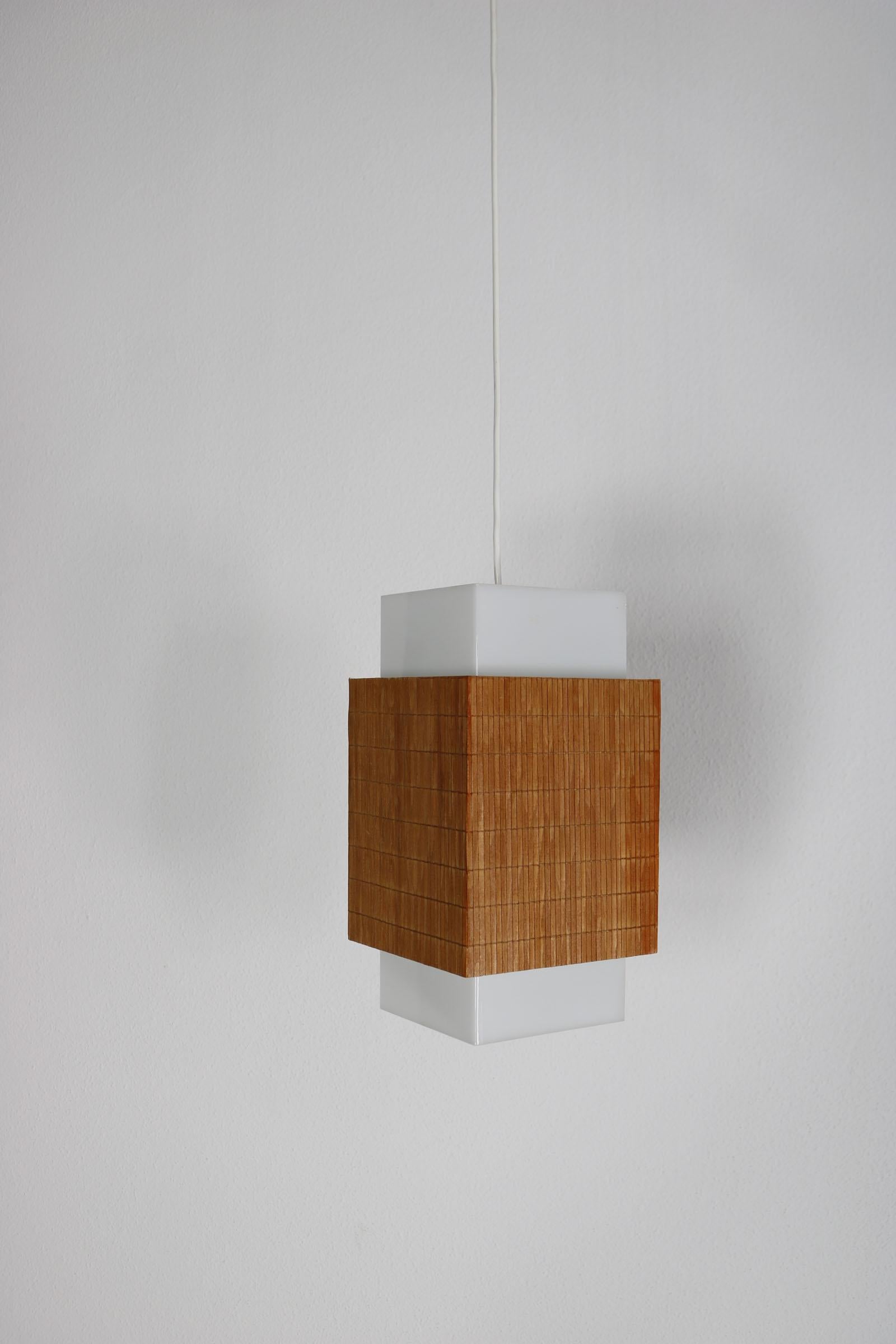 Italian Bamboo and Perspex pendant light from the 1960s.  For Sale 1