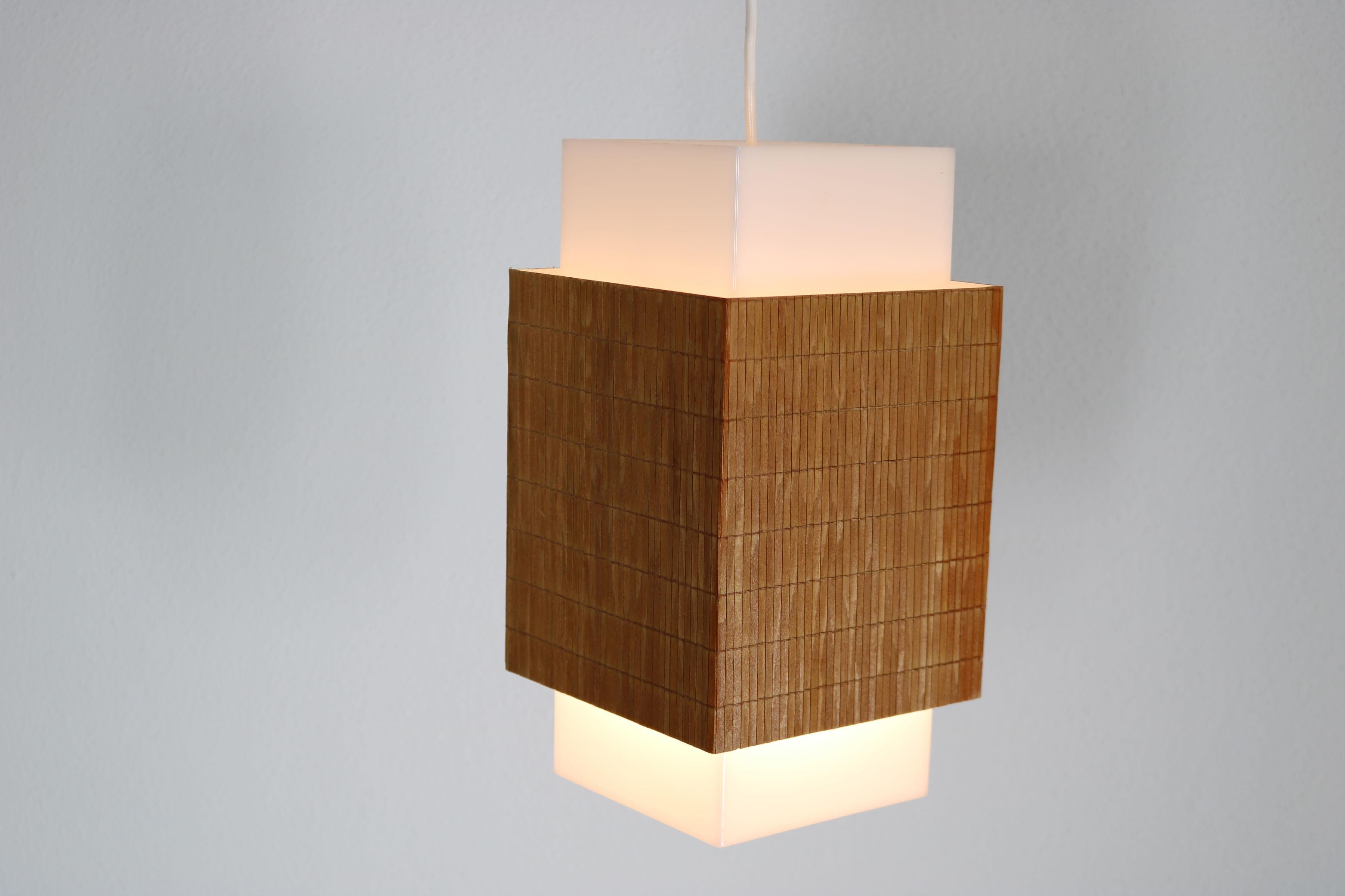  Italian Bamboo and Perspex pendant light from the 1960s.  For Sale 4