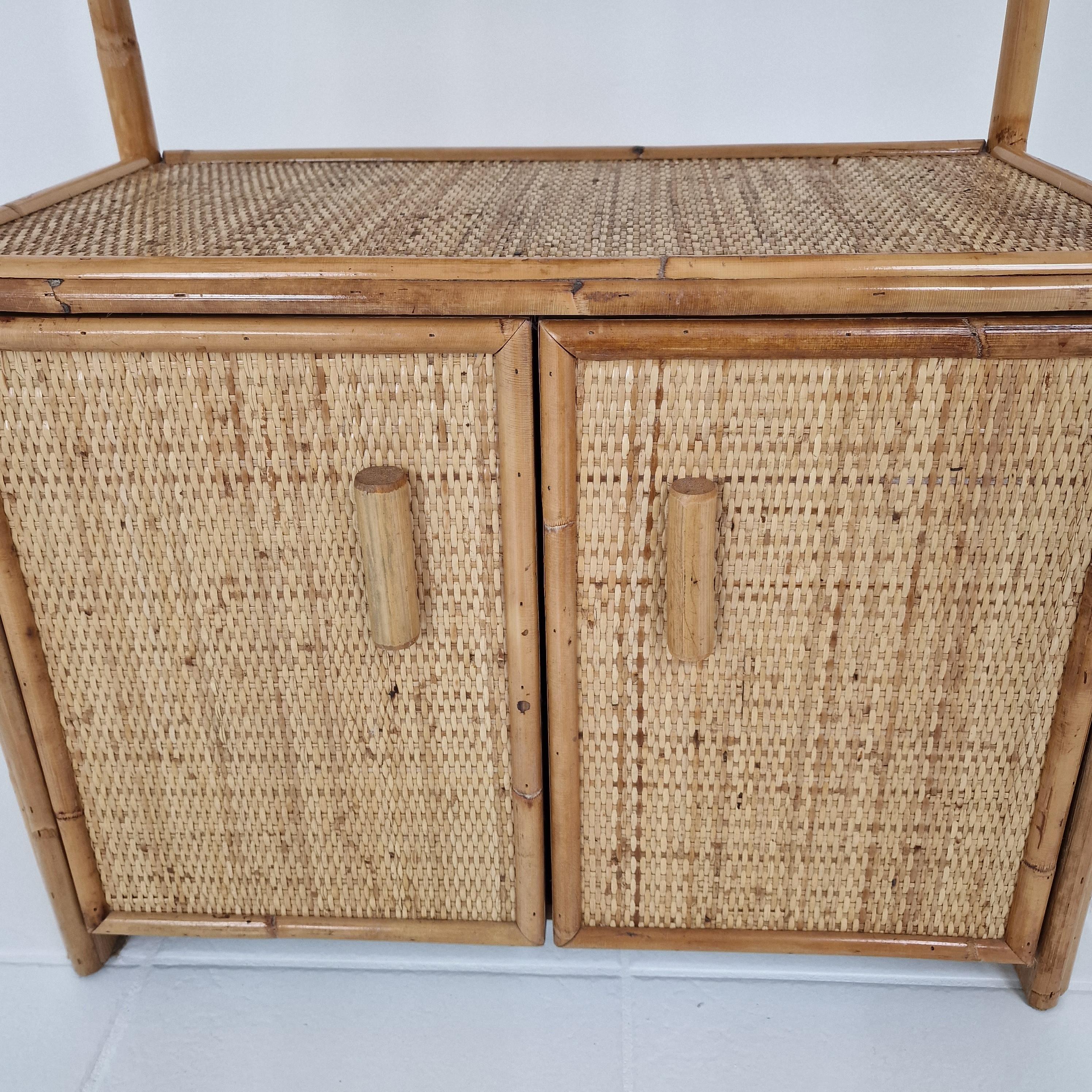 Mobile o tavolino da letto italiano in bambù e rattan, anni '80 in vendita 4
