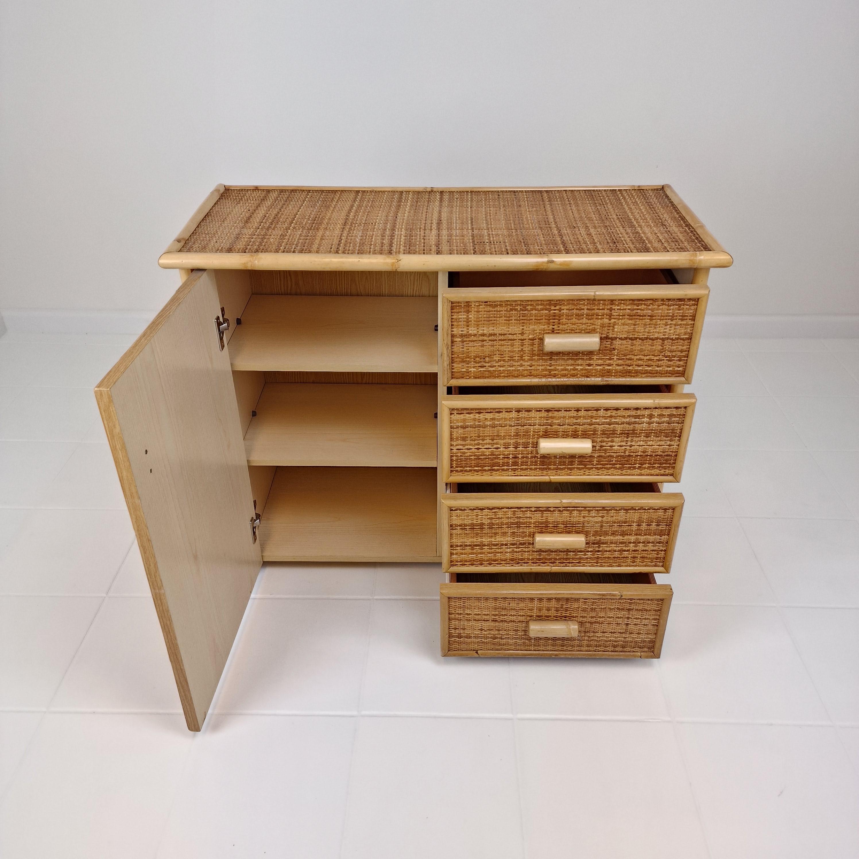 Cassettiera o credenza italiana in bambù e rattan, anni '1980 in vendita 3