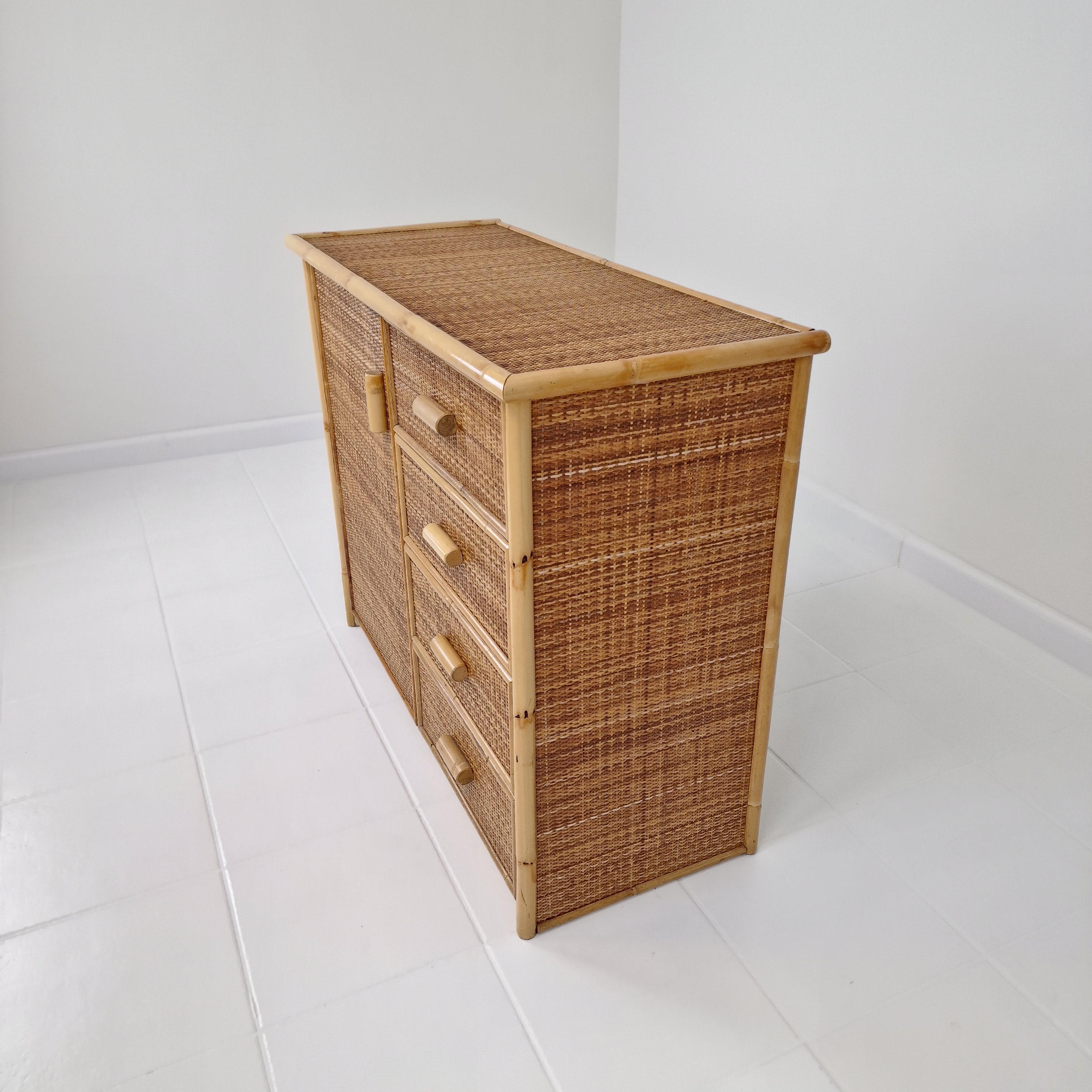 Fine XX secolo Cassettiera o credenza italiana in bambù e rattan, anni '1980 in vendita