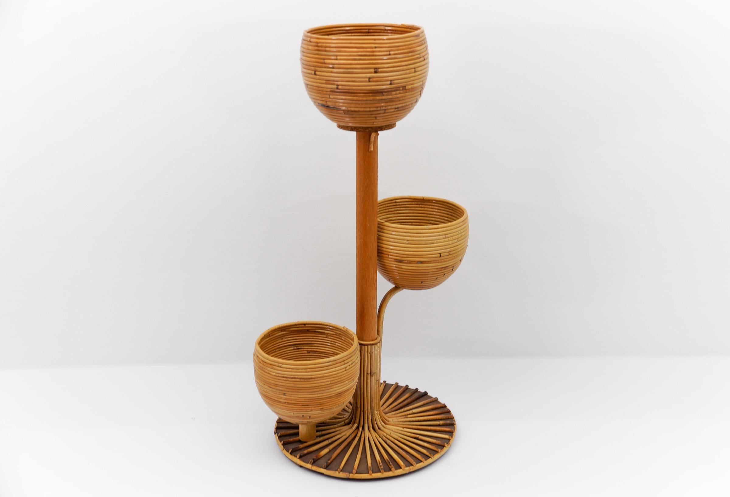 Italiano Portafiori o portapiante italiano in bambù e rattan, anni '50 in vendita