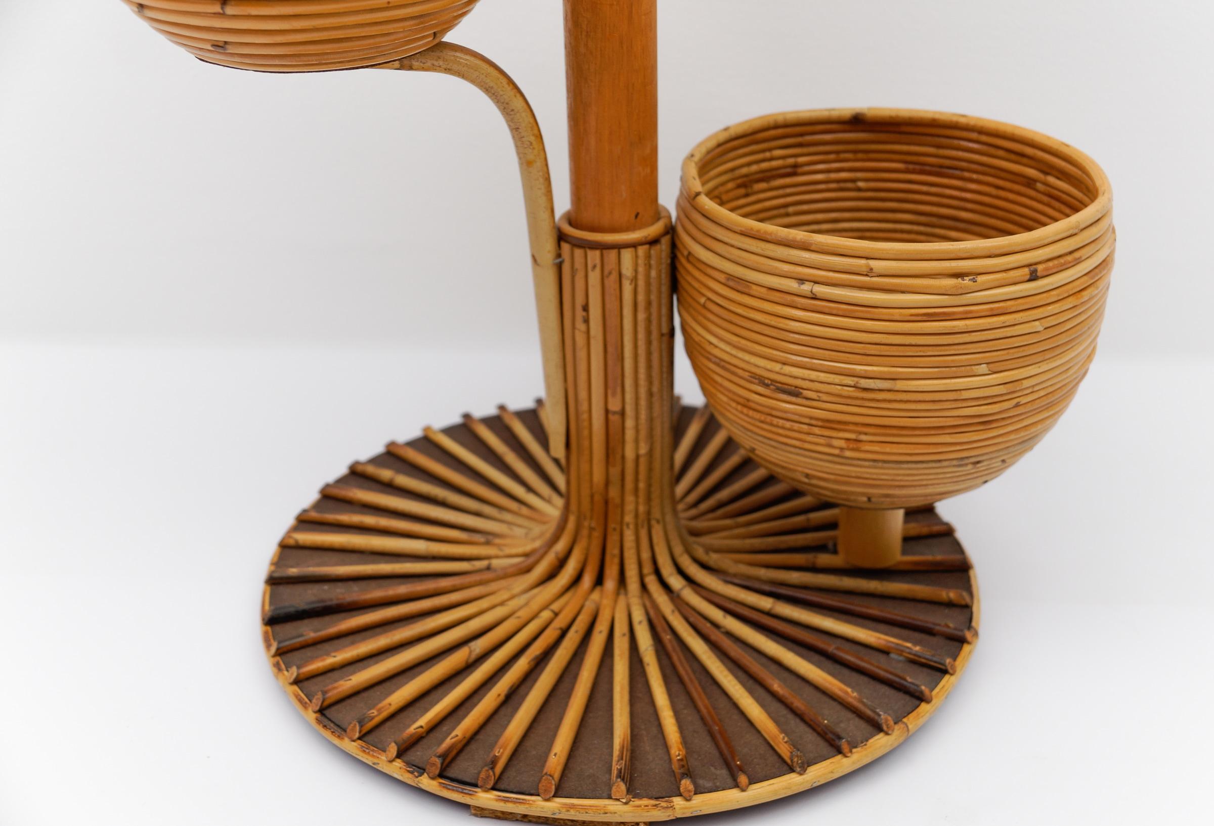 Metà XX secolo Portafiori o portapiante italiano in bambù e rattan, anni '50 in vendita