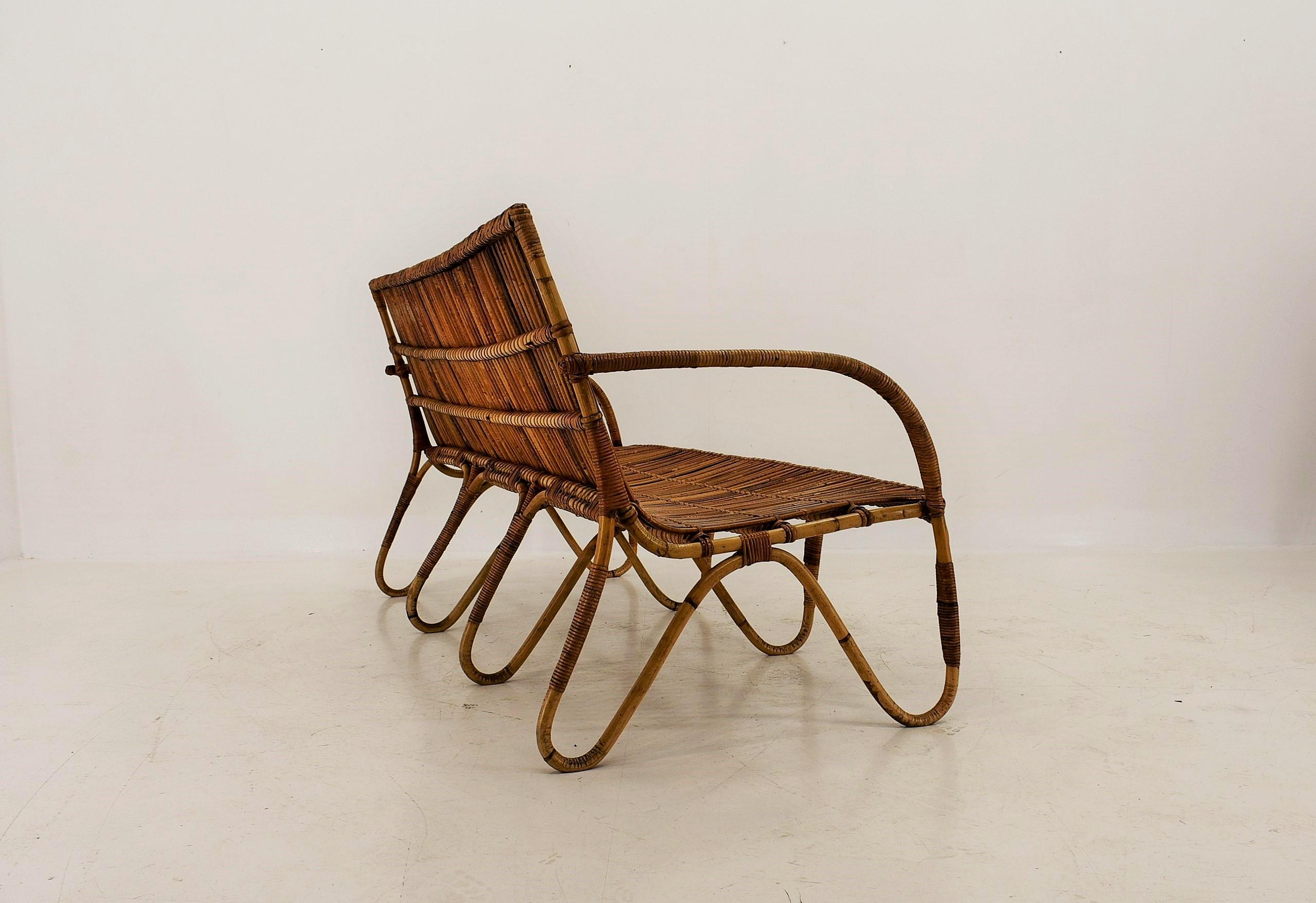 - 1965s
- Good original condition, refreshed.
- Made of Bamboo and rattan.