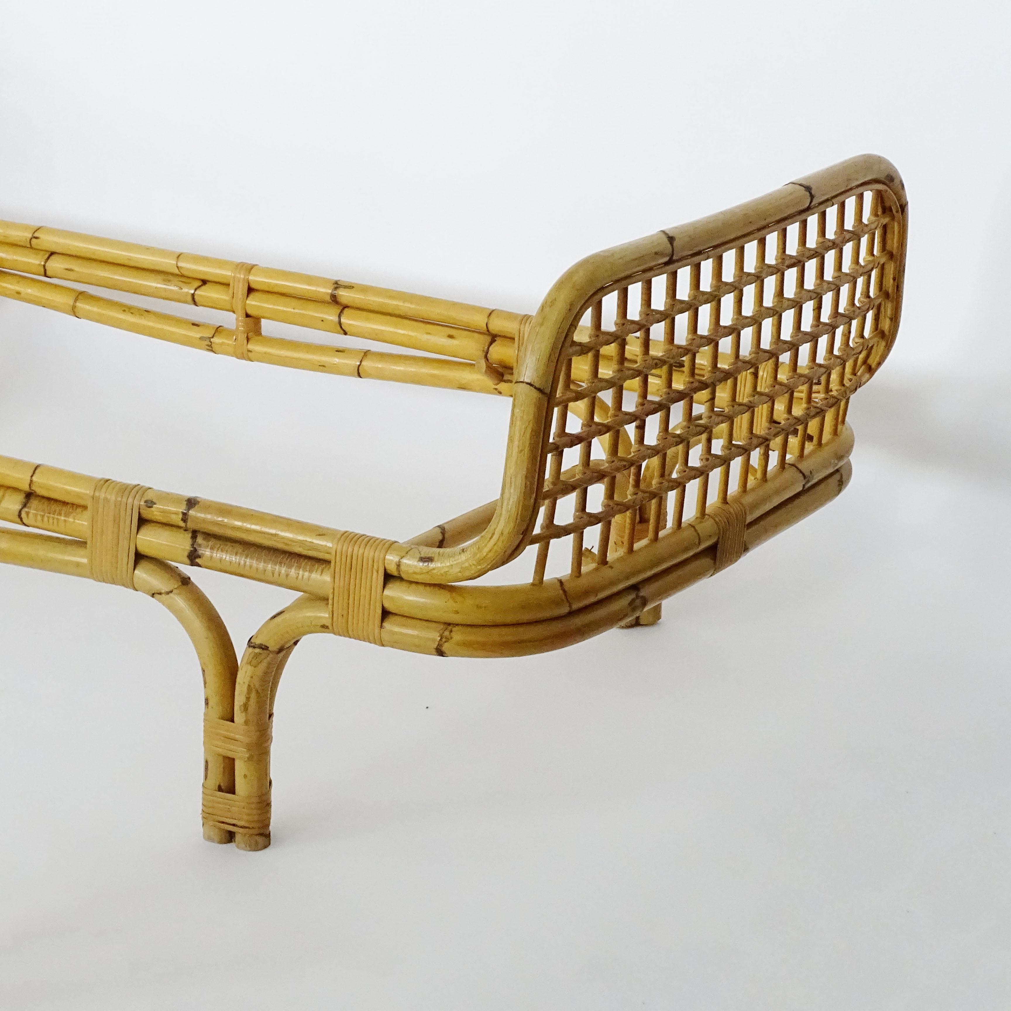 Mid-Century Modern Italian bamboo and wicker daybed by Bonacina, 1960s For Sale
