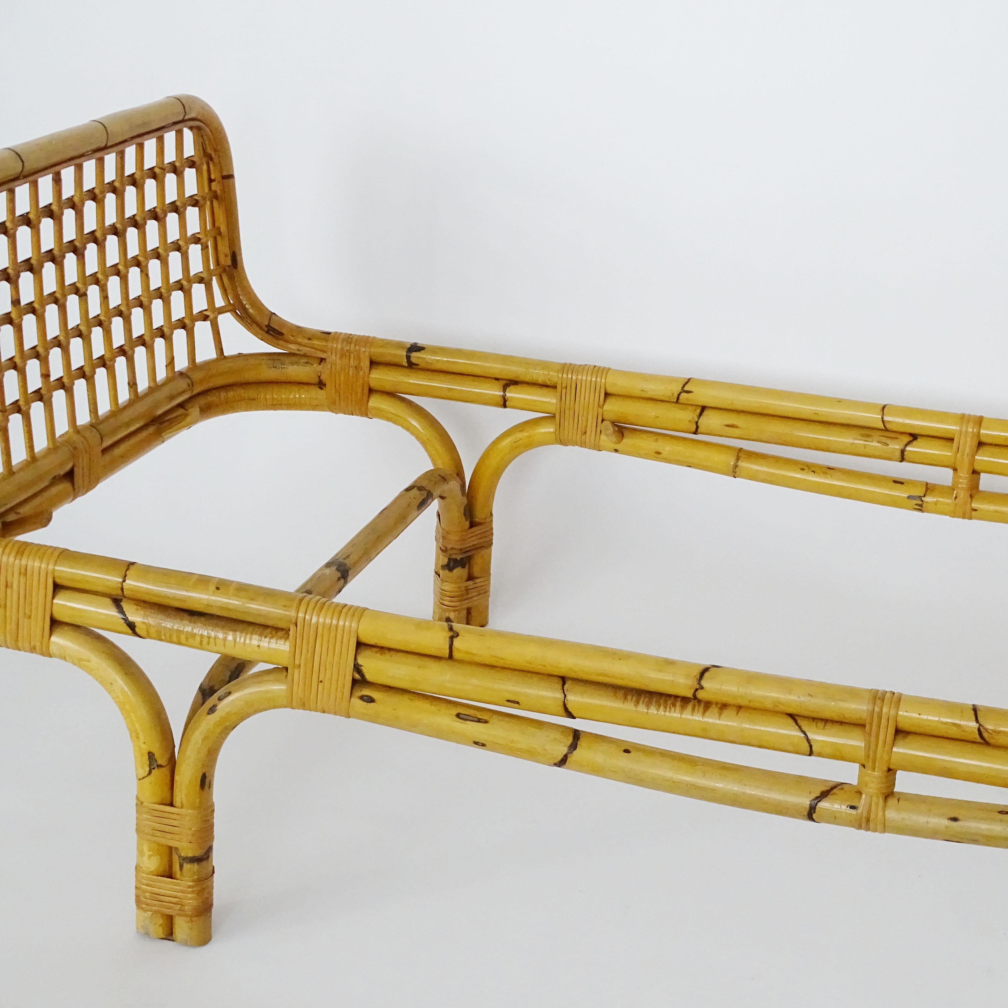 Mid-20th Century Italian bamboo and wicker daybed by Bonacina, 1960s For Sale