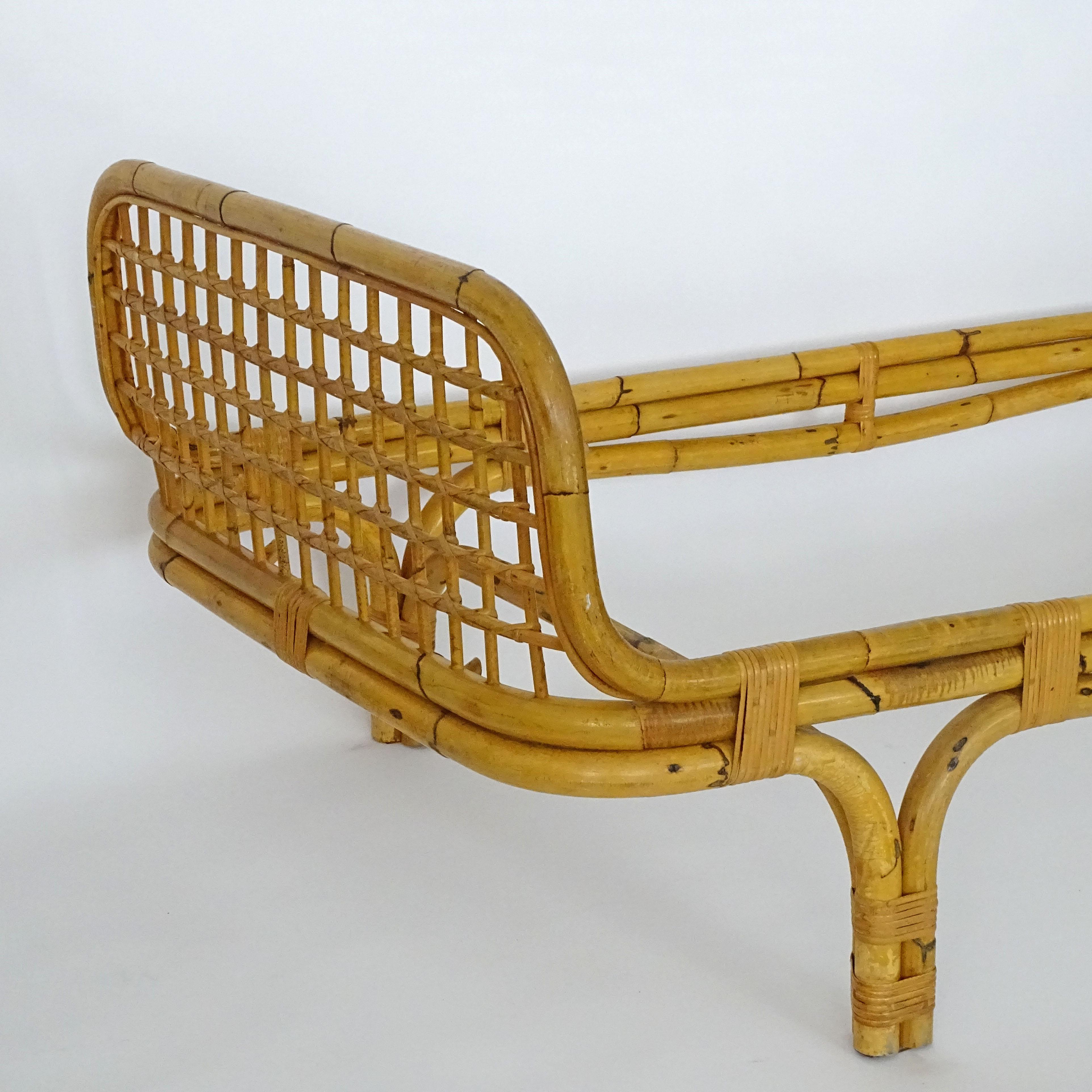 Bamboo Italian bamboo and wicker daybed by Bonacina, 1960s For Sale