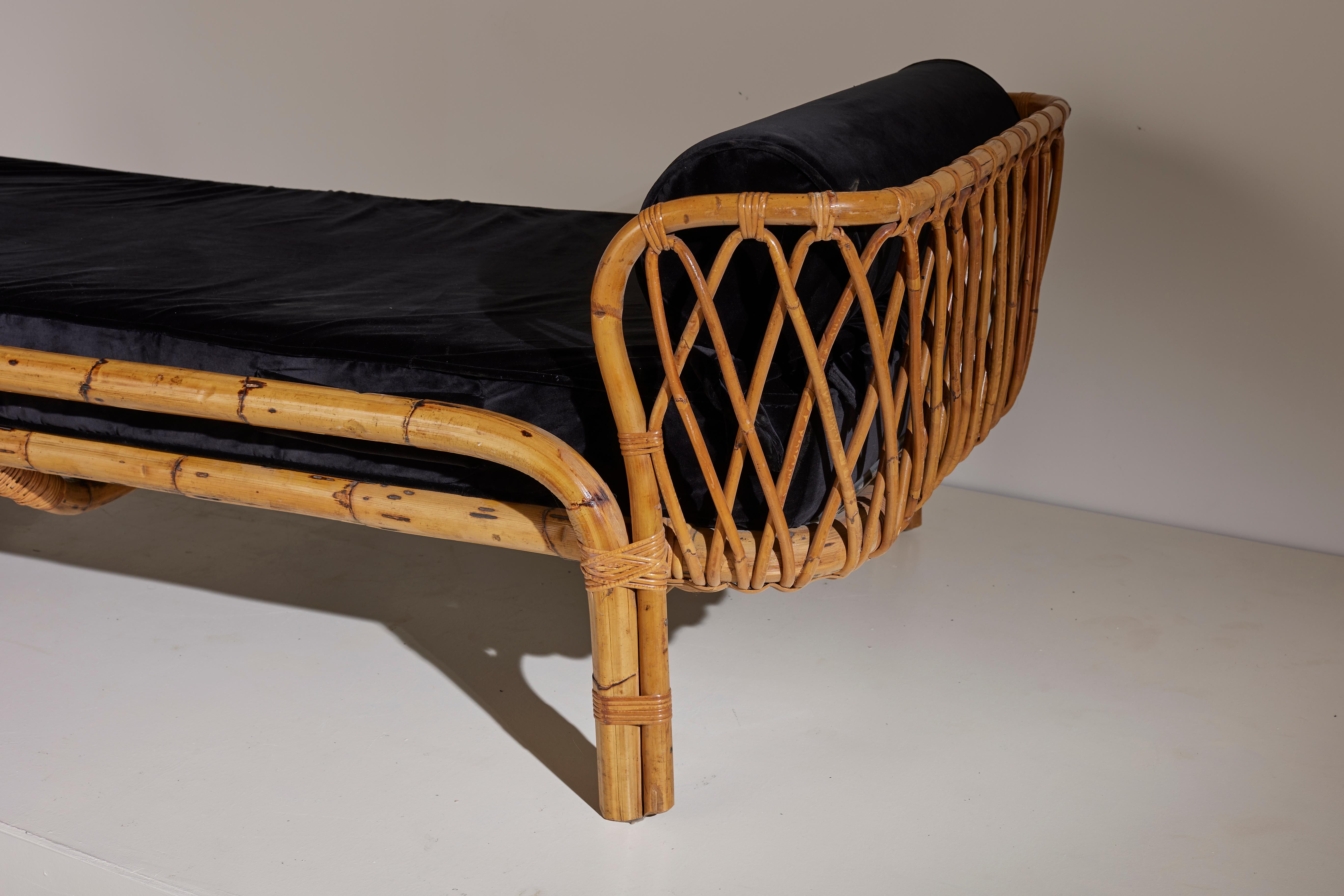 Italian Bamboo Daybed Designed and Produced by Vittorio Bonacina in the 1960s In Good Condition In Chiavari, Liguria