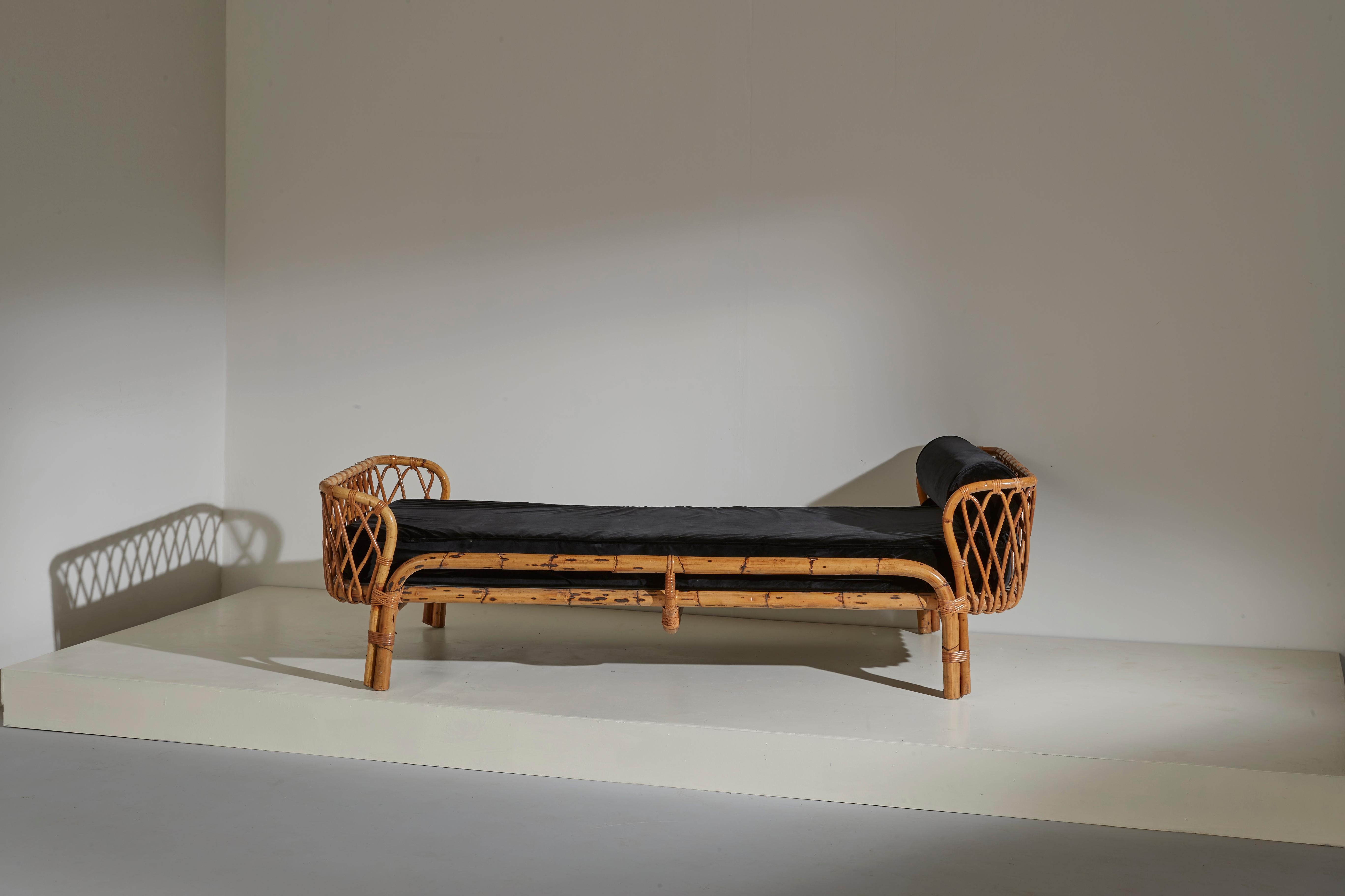 Italian Bamboo Daybed Designed and Produced by Vittorio Bonacina in the 1960s 1