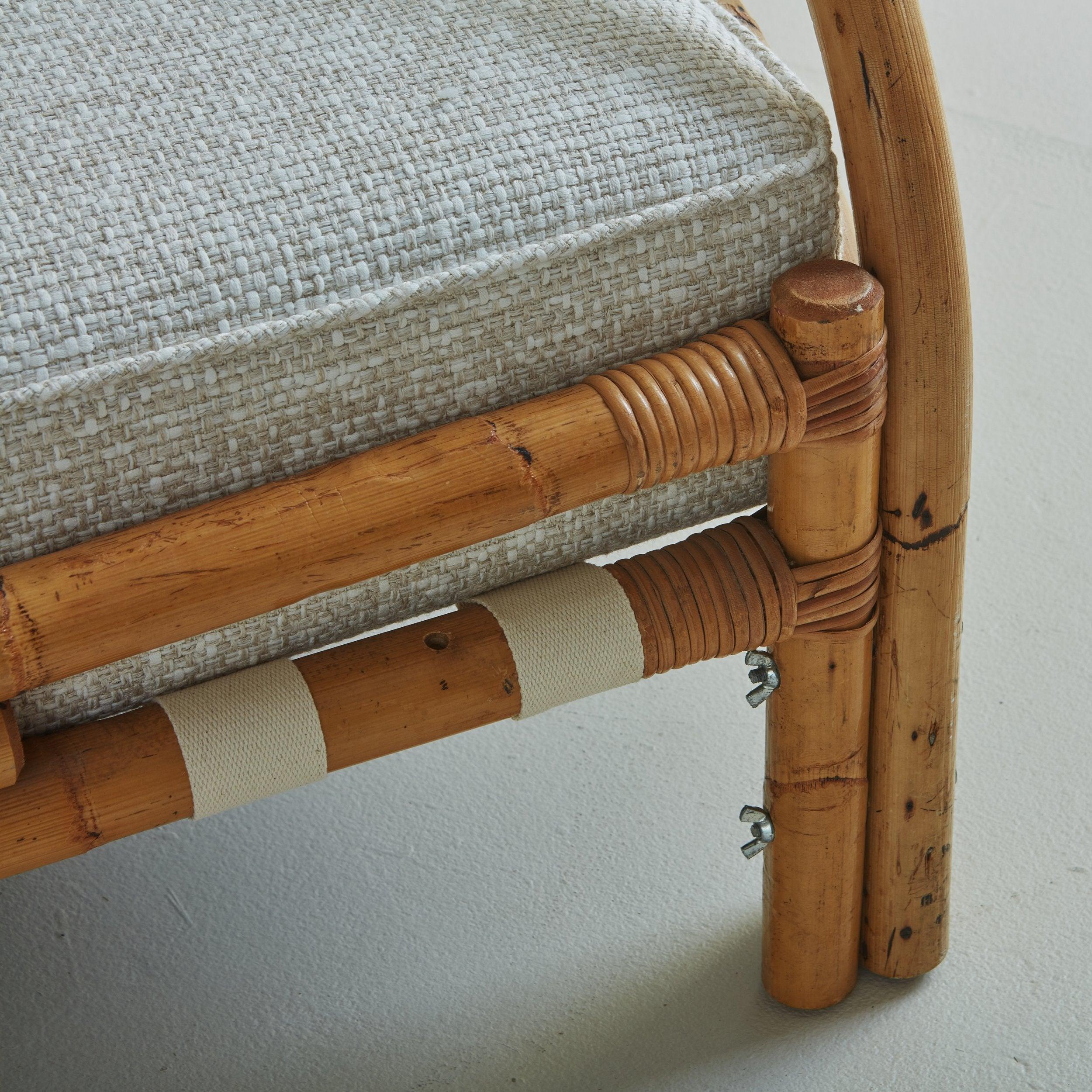 Upholstery Italian Bamboo Daybed with Gray Woven Boucle Cushion, 1970s - 2 Available For Sale