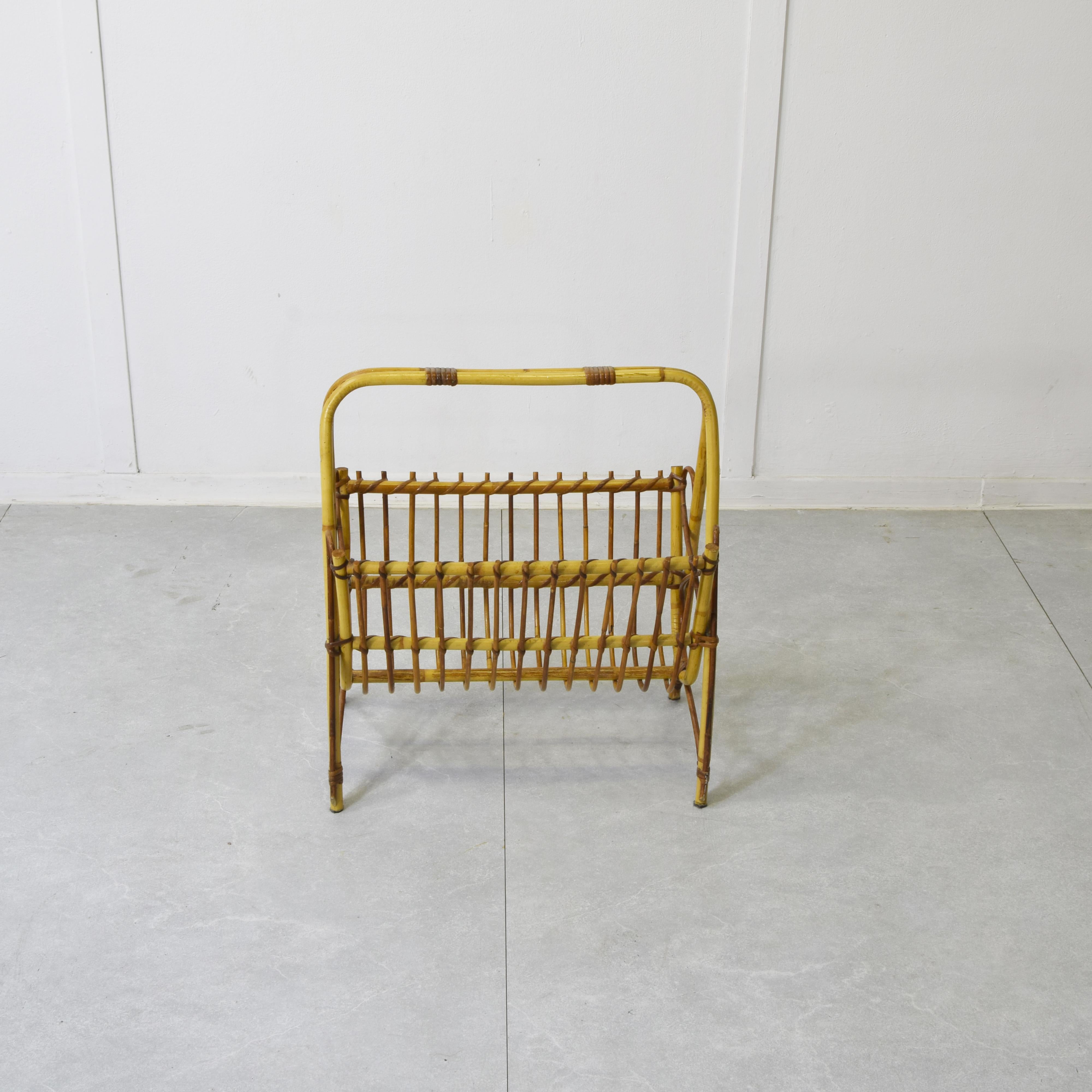 Metà XX secolo Portariviste italiano in bambù e rattan 1960 in vendita