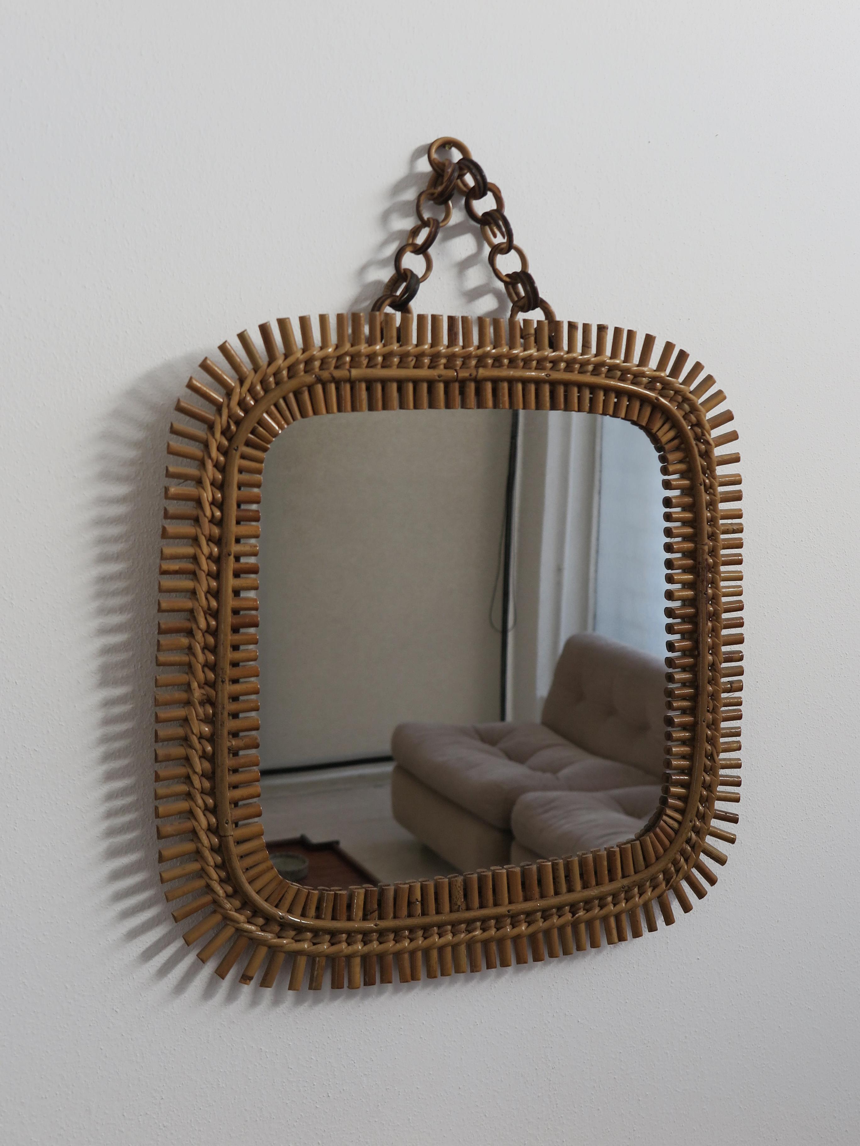 Italian Mid-Century Modern design bamboo rattan wall mirror, Italy 1950s

Please note that the items is original of the period and this shows normal signs of age and use.