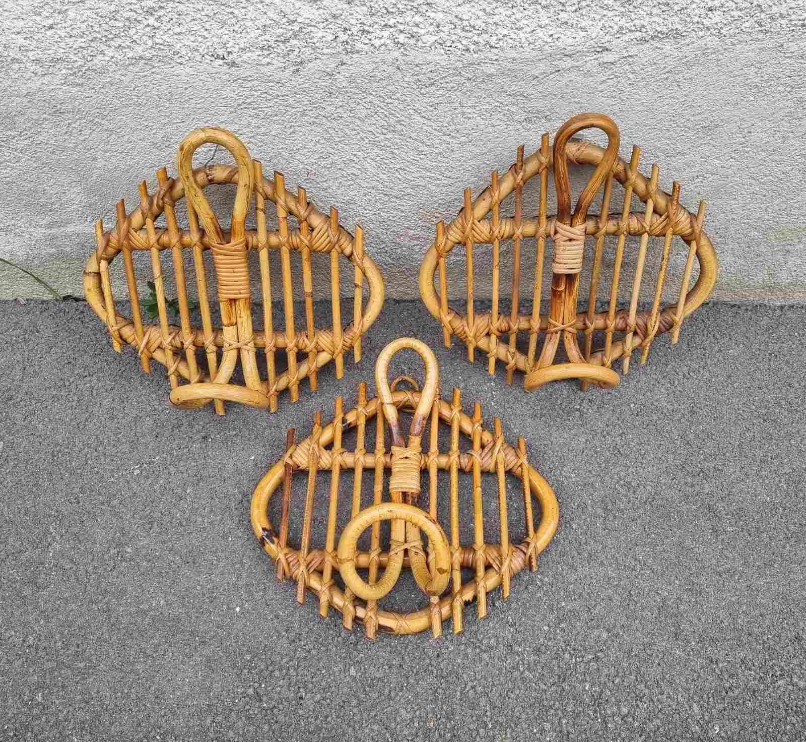 Mid-Century moderno Appendiabiti da parete in bambù italiano disegnato da Franco Albini, Italia anni '60, Set di 3