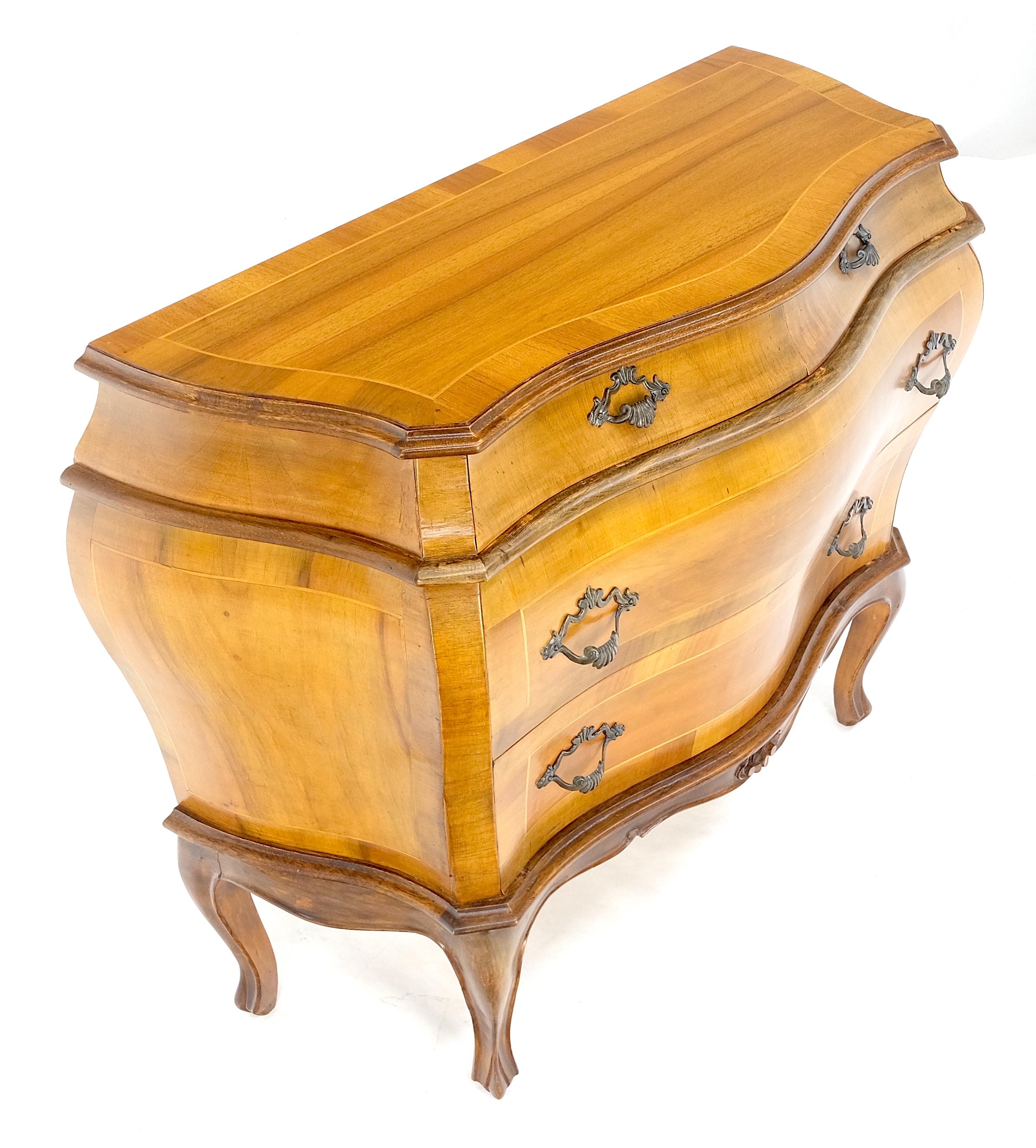 Comò a fascia italiano in legno di radica di Oliver a 4 cassetti in stile Bombay MINT in vendita 7