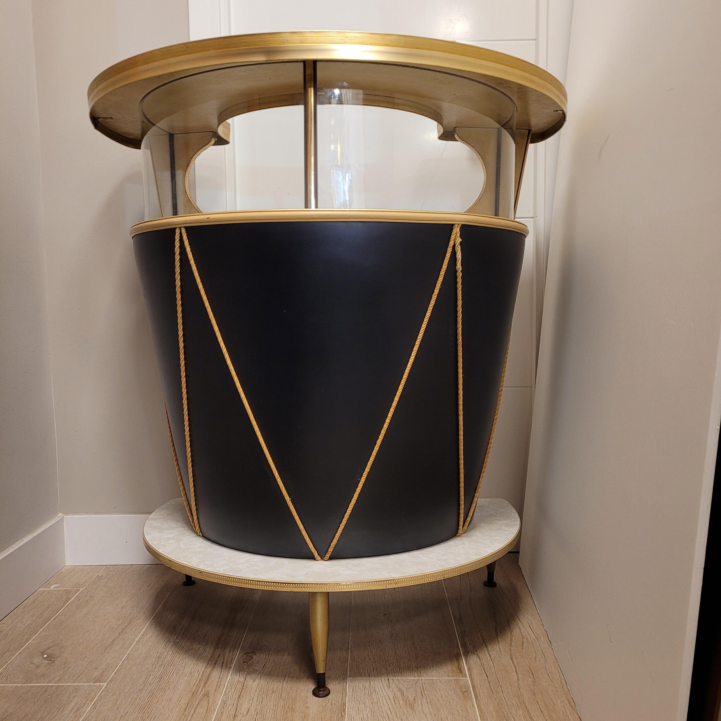Italian bar cabinet Dry Bar “Tambor”, after Umberto Mascagni In Good Condition For Sale In Valladolid, ES