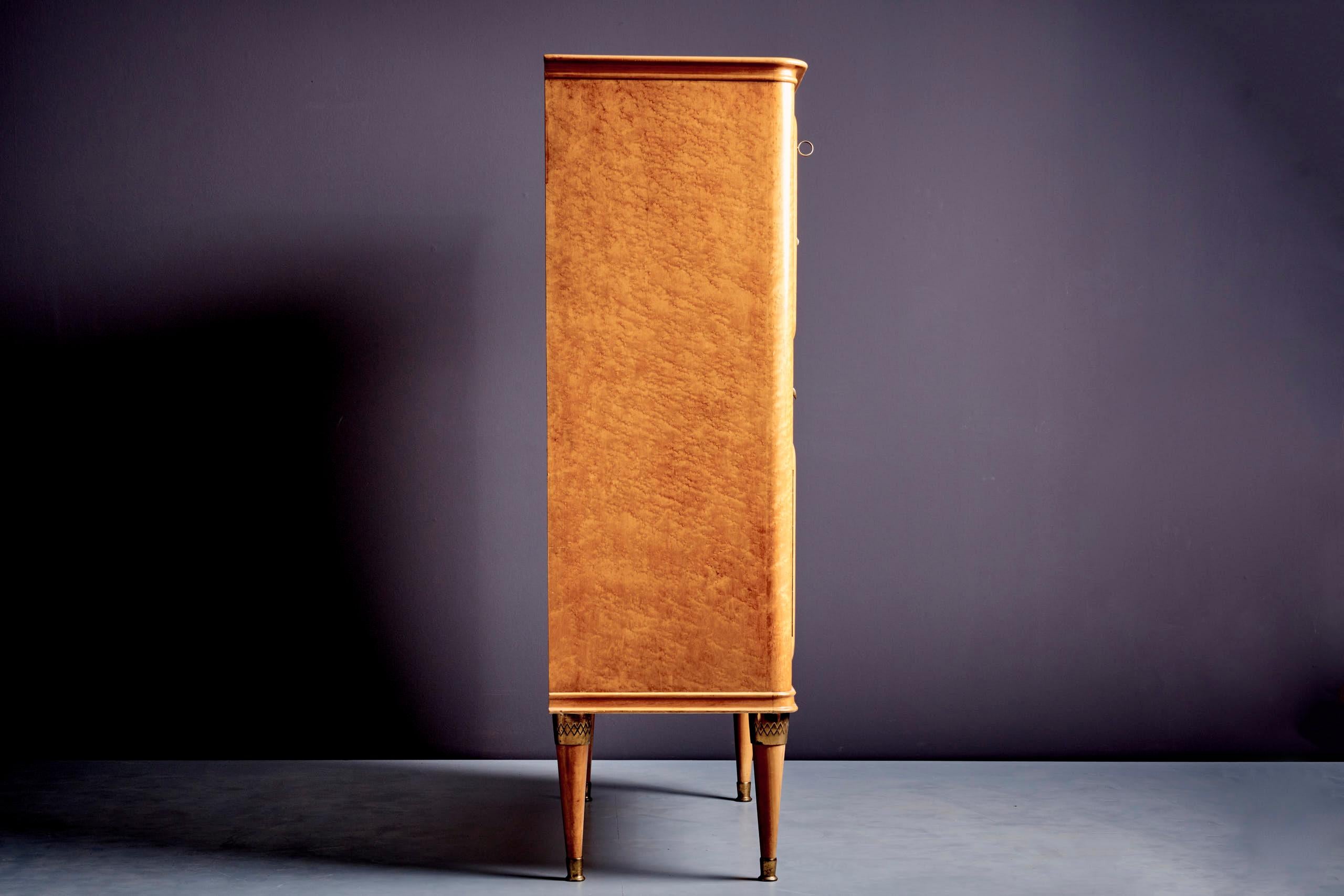 Italienischer Barschrank aus Vogelaugenahorn, 1950er-Jahre (Mitte des 20. Jahrhunderts) im Angebot