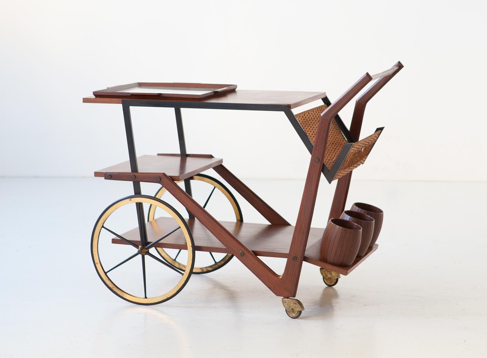 Italian Bar Cart in Teak and Brass, 1950s In Good Condition In Rome, IT