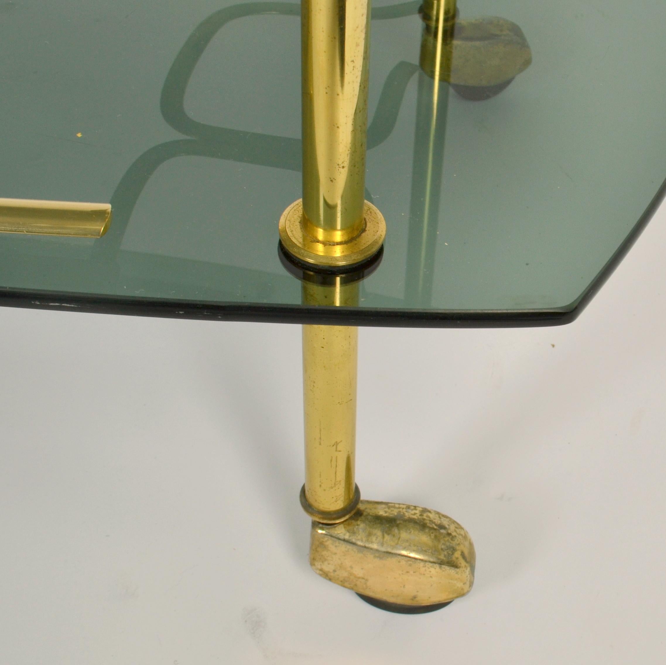 Italian Bar Cart or Cocktail Trolley in Brass and Smoked Glass For Sale 5