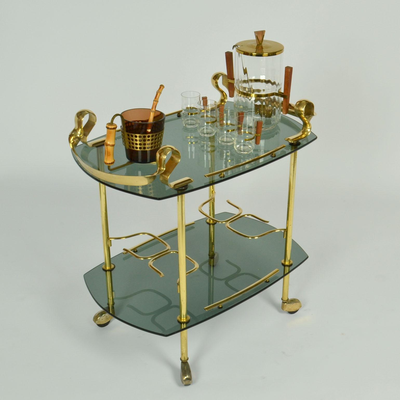 Mid-Century Modern Italian Bar Cart or Cocktail Trolley in Brass and Smoked Glass For Sale