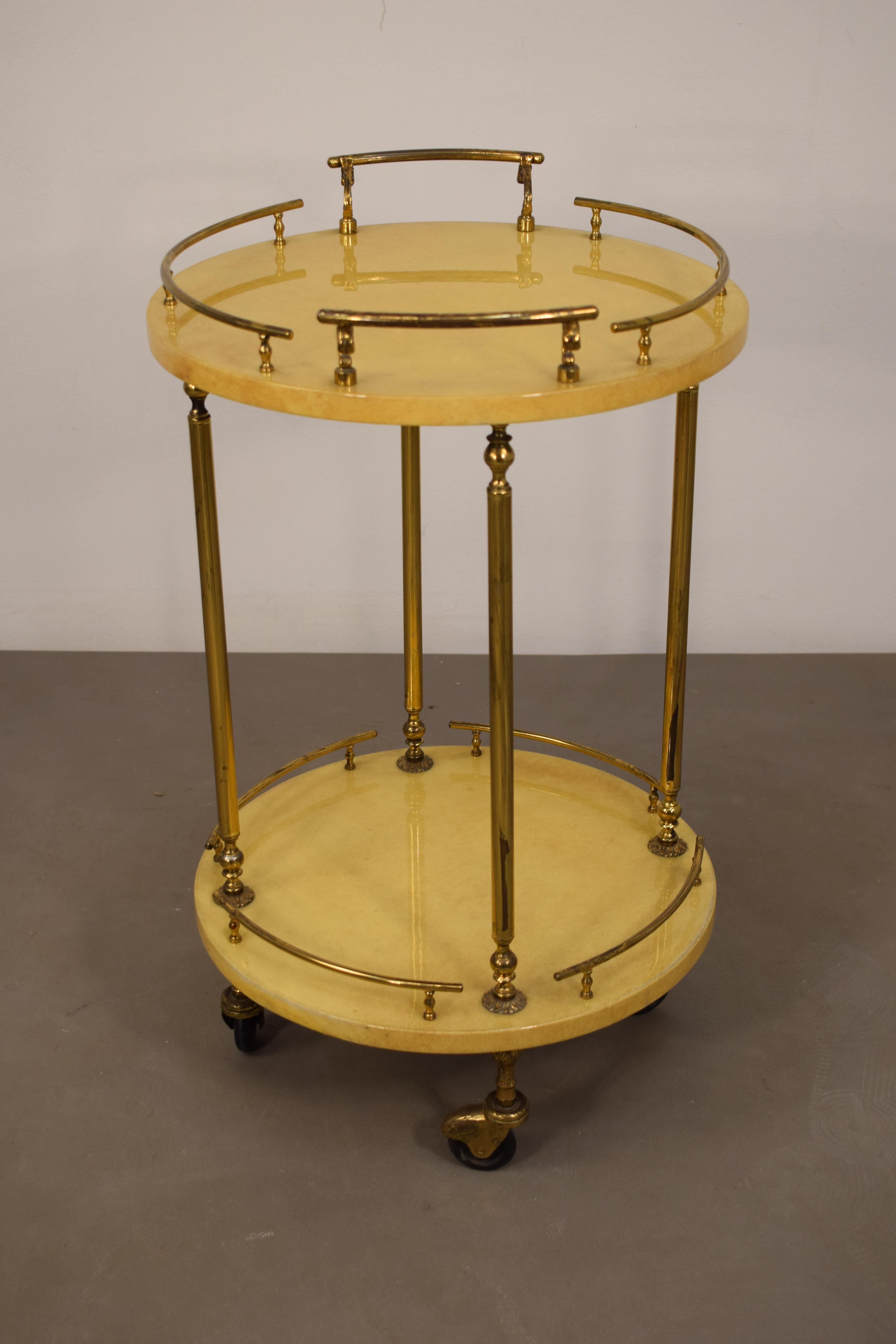 Italian Bar Cart or Trolley in Goatskin by Aldo Tura, 1960s In Good Condition In Palermo, PA
