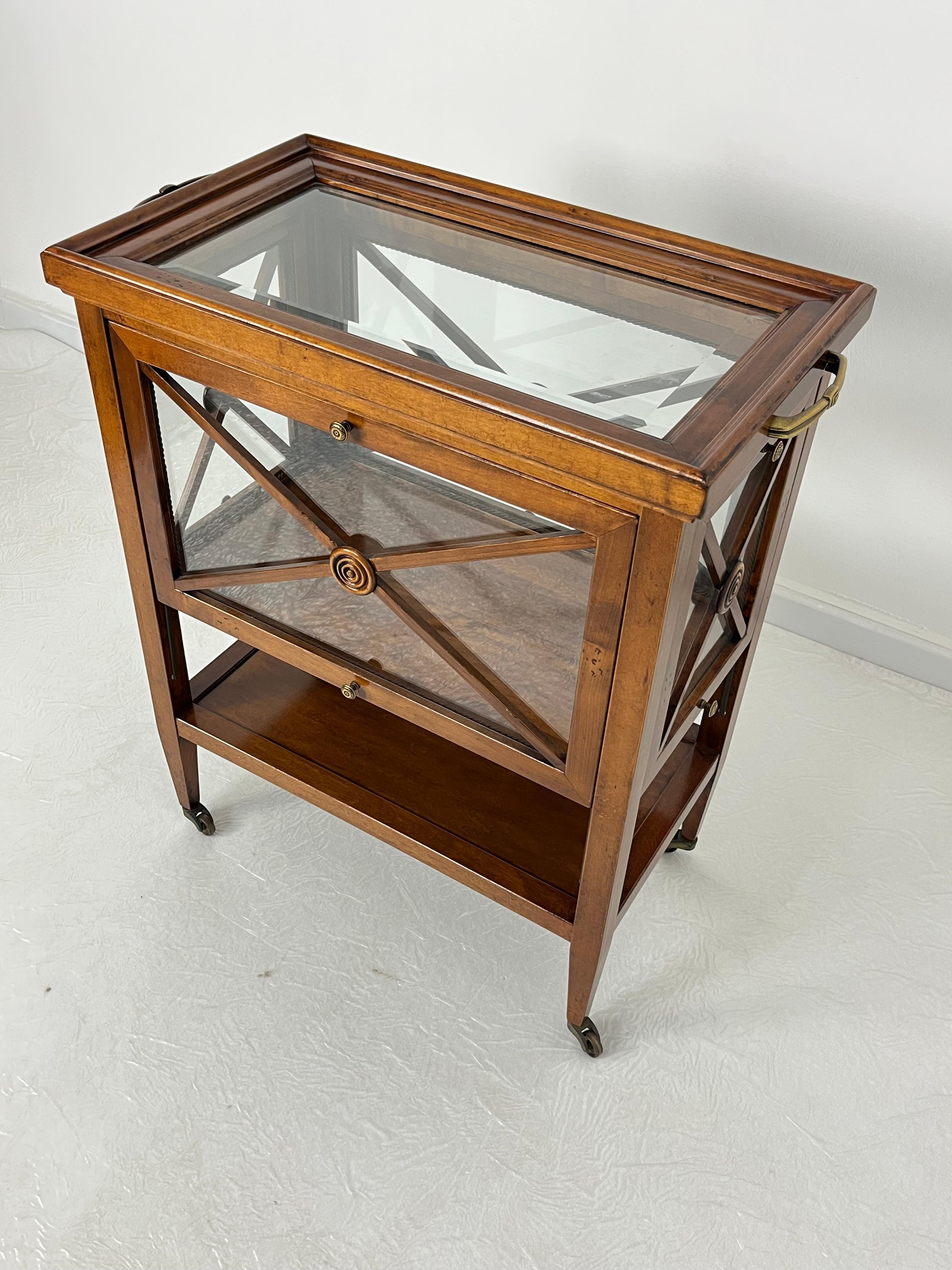 Italian Bar Cart with folding sides and removable tray, brass handles, 1980s For Sale 3
