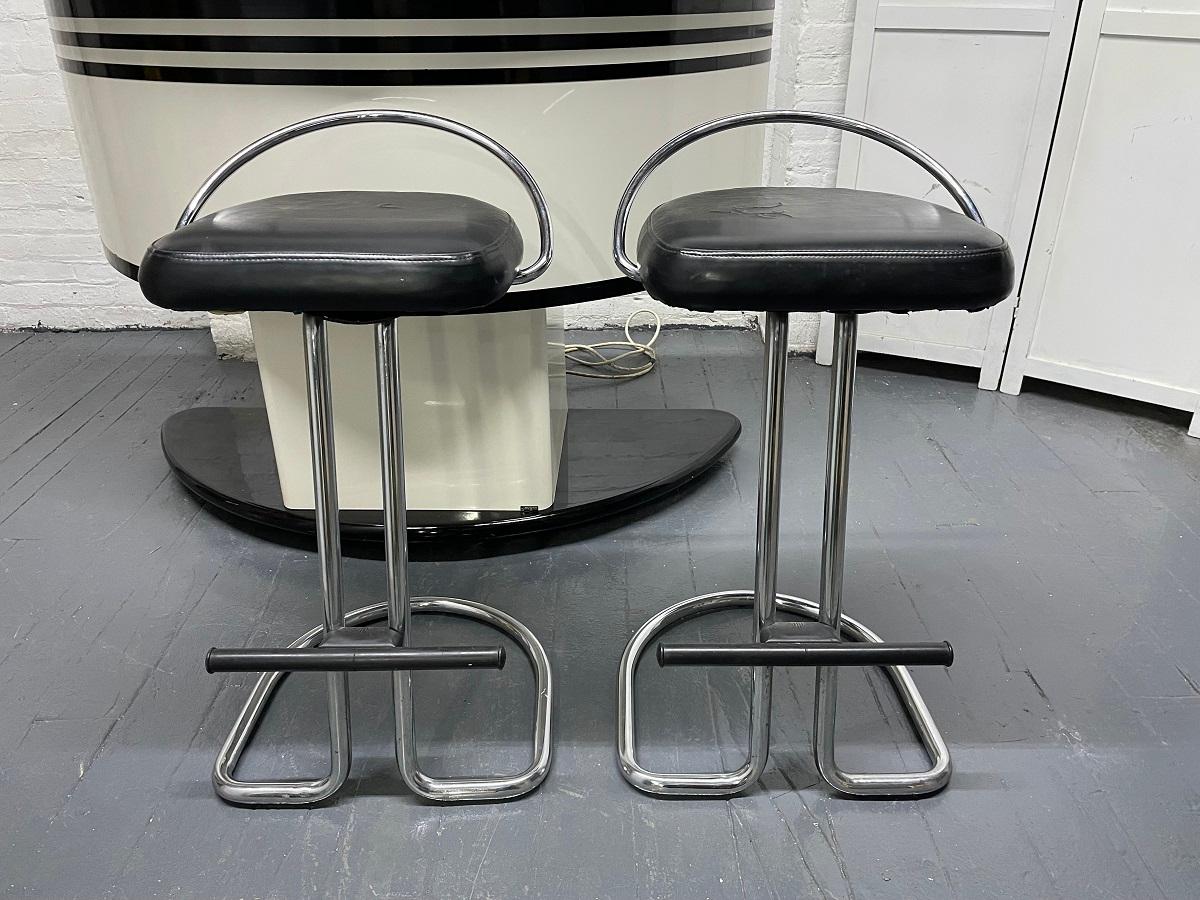 Italian Bar or Refrigerator with Pair of Leather Stools by Stilglass Guzzini For Sale 3