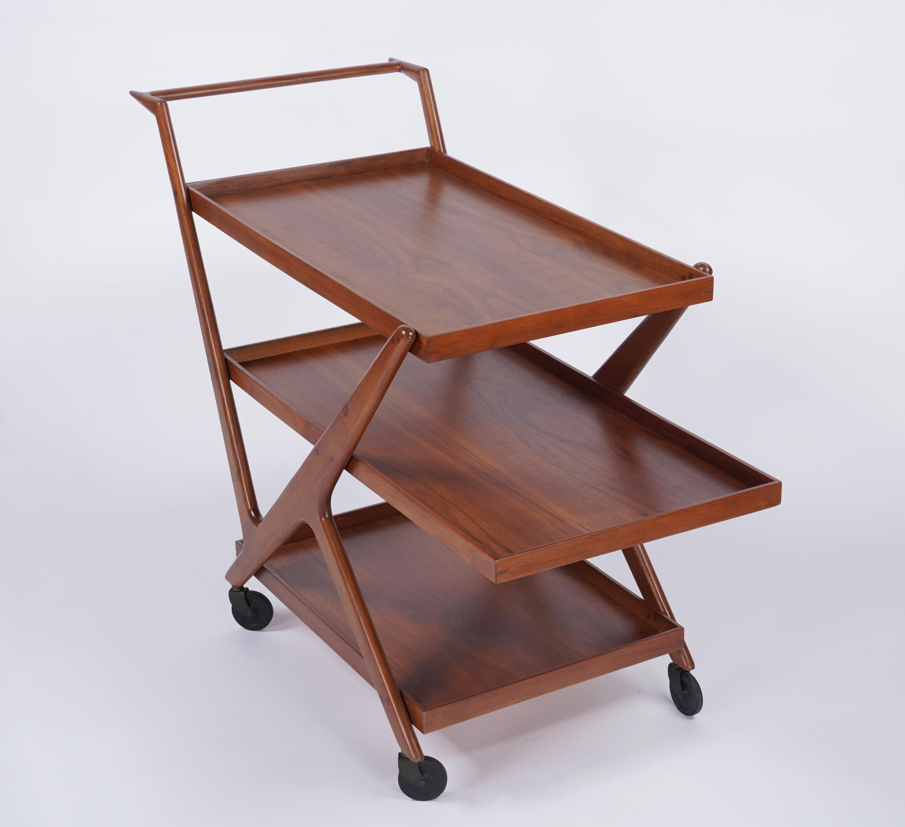 Italian Bar / Tea Cart Ico Parisi Cesare Lacca Attribution in Walnut For Sale 5