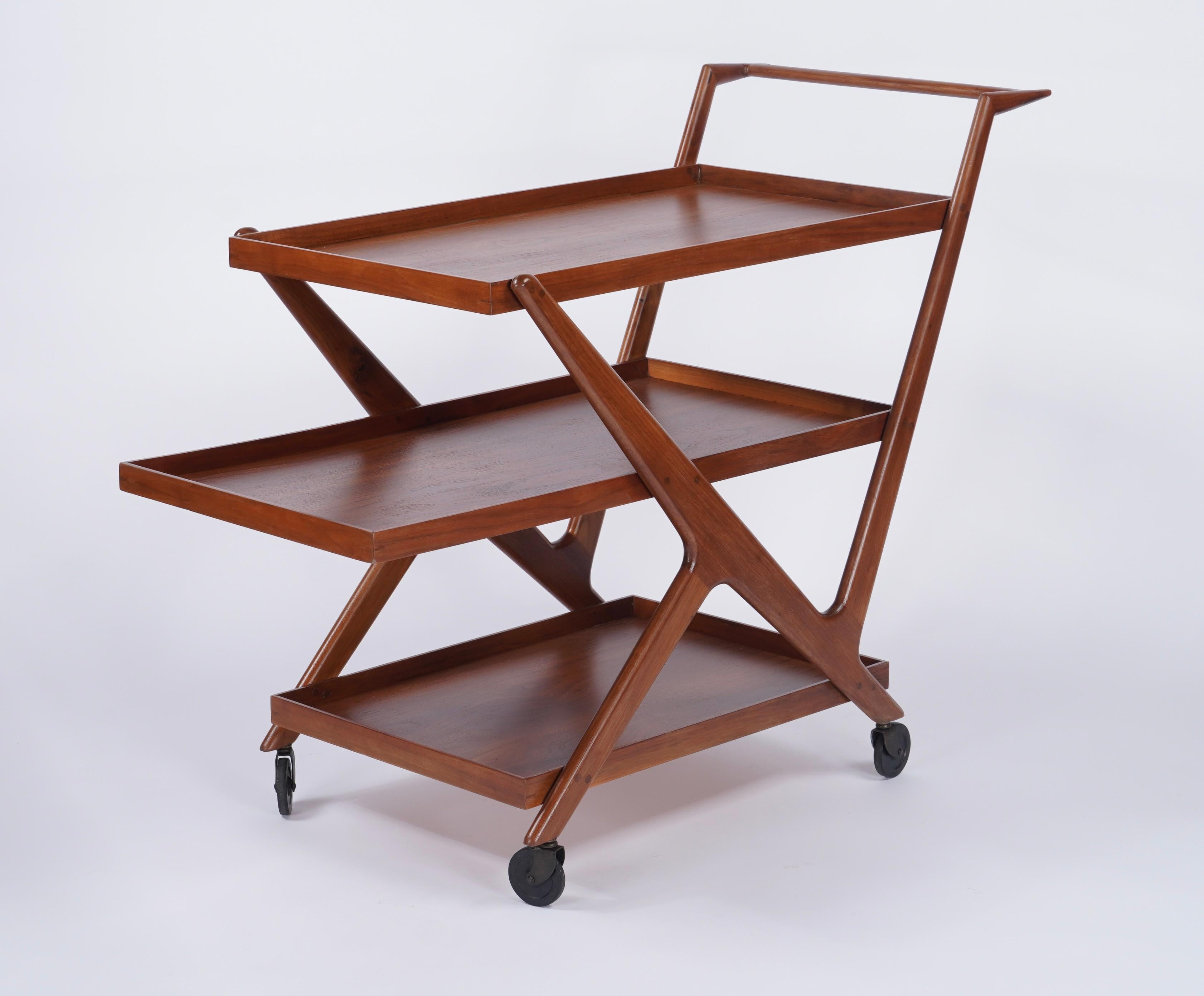 Italian Bar / Tea Cart Ico Parisi Cesare Lacca Attribution in Walnut For Sale 1
