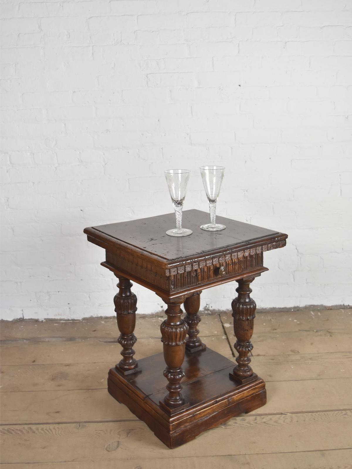 Italian Baroque 17th Century and Later Walnut Small Square Table For Sale 1