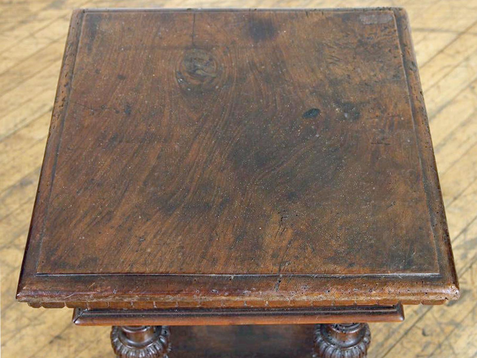 Italian Baroque 17th Century and Later Walnut Small Square Table For Sale 4