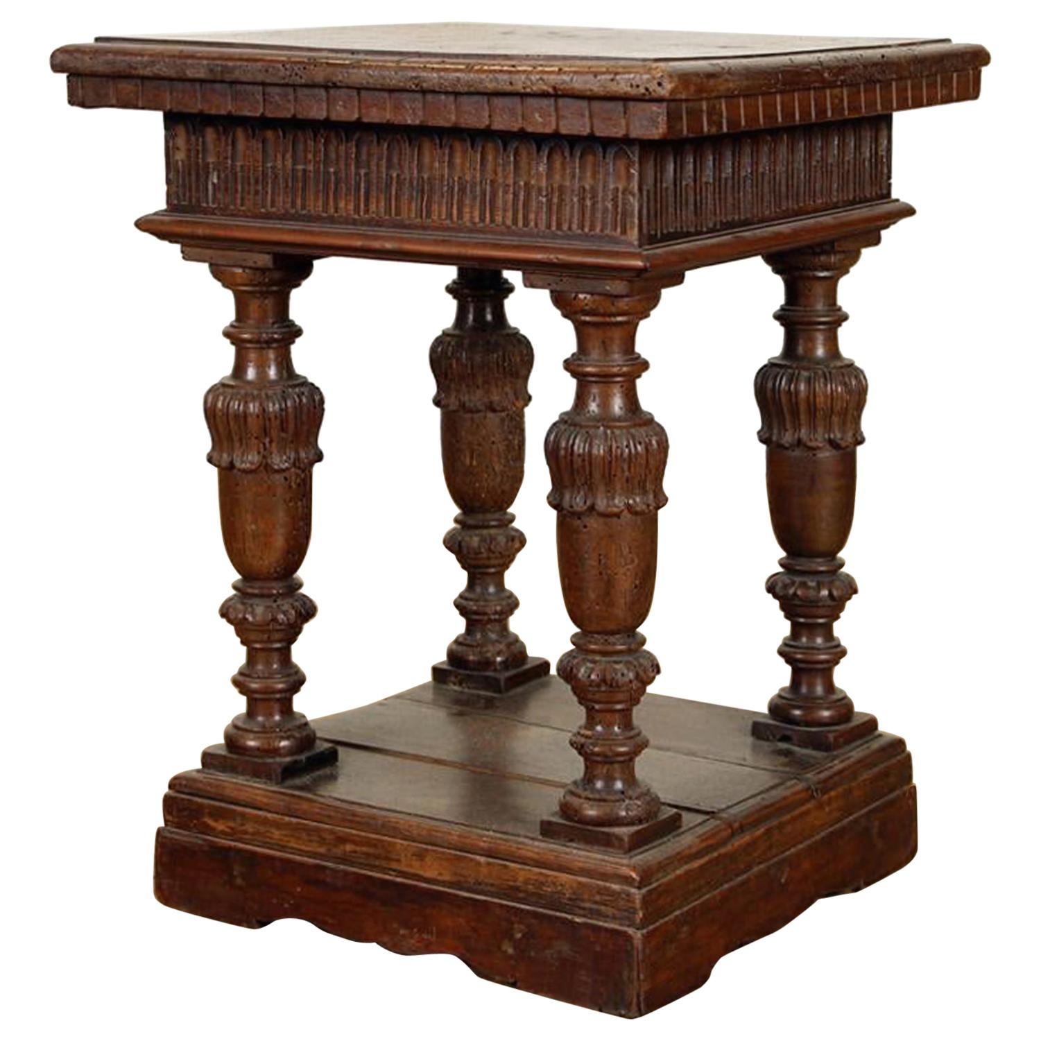 Italian Baroque 17th Century and Later Walnut Small Square Table For Sale